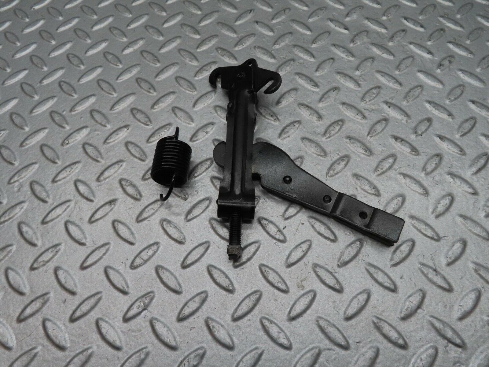 14513 Mercedes-Benz C107 280 SLC Handbrake Adjusting Handbrake Regulator