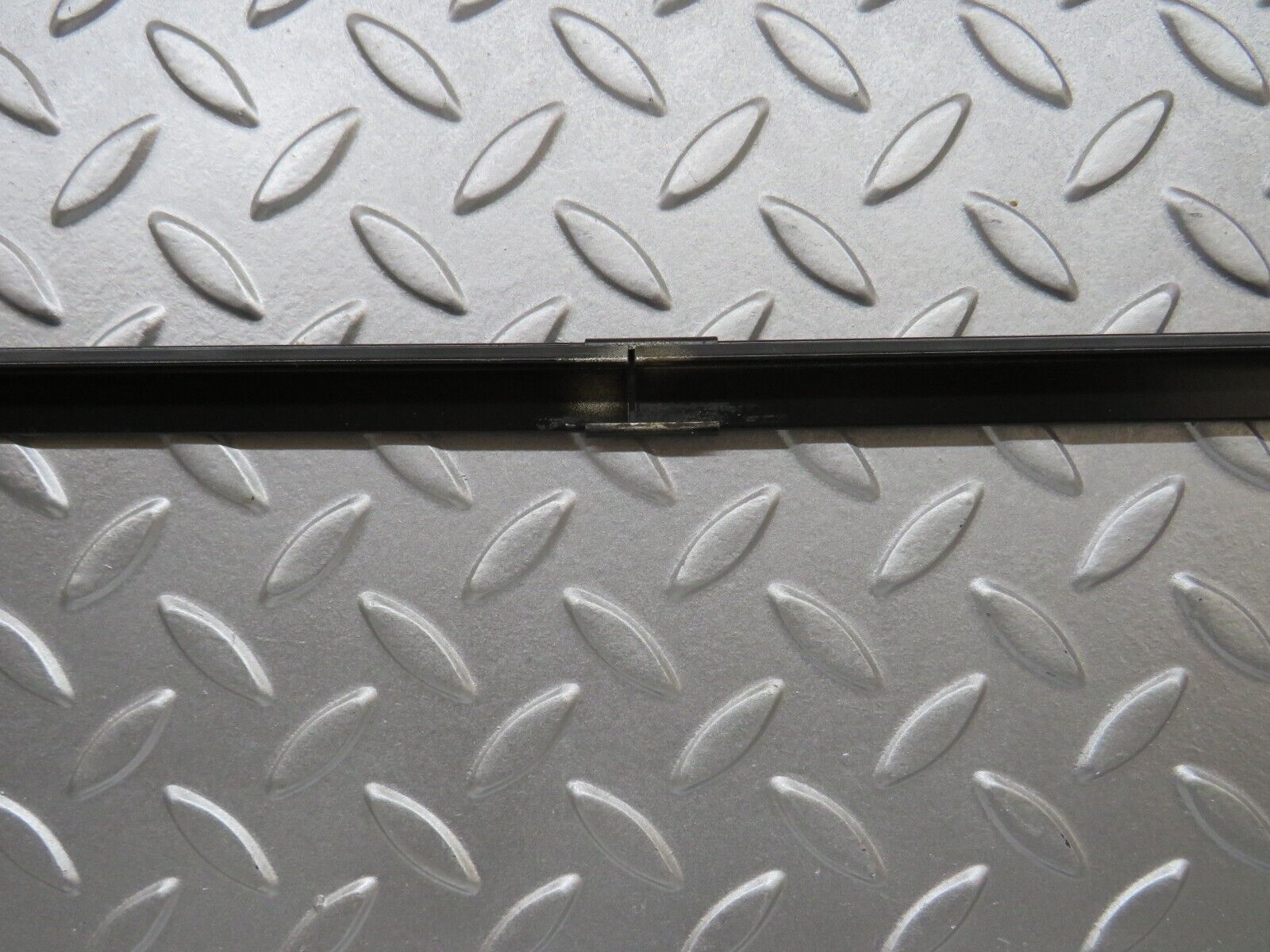 27823 Mercedes-Benz S124 300TE Wagon Tailgate Windscreen Frame