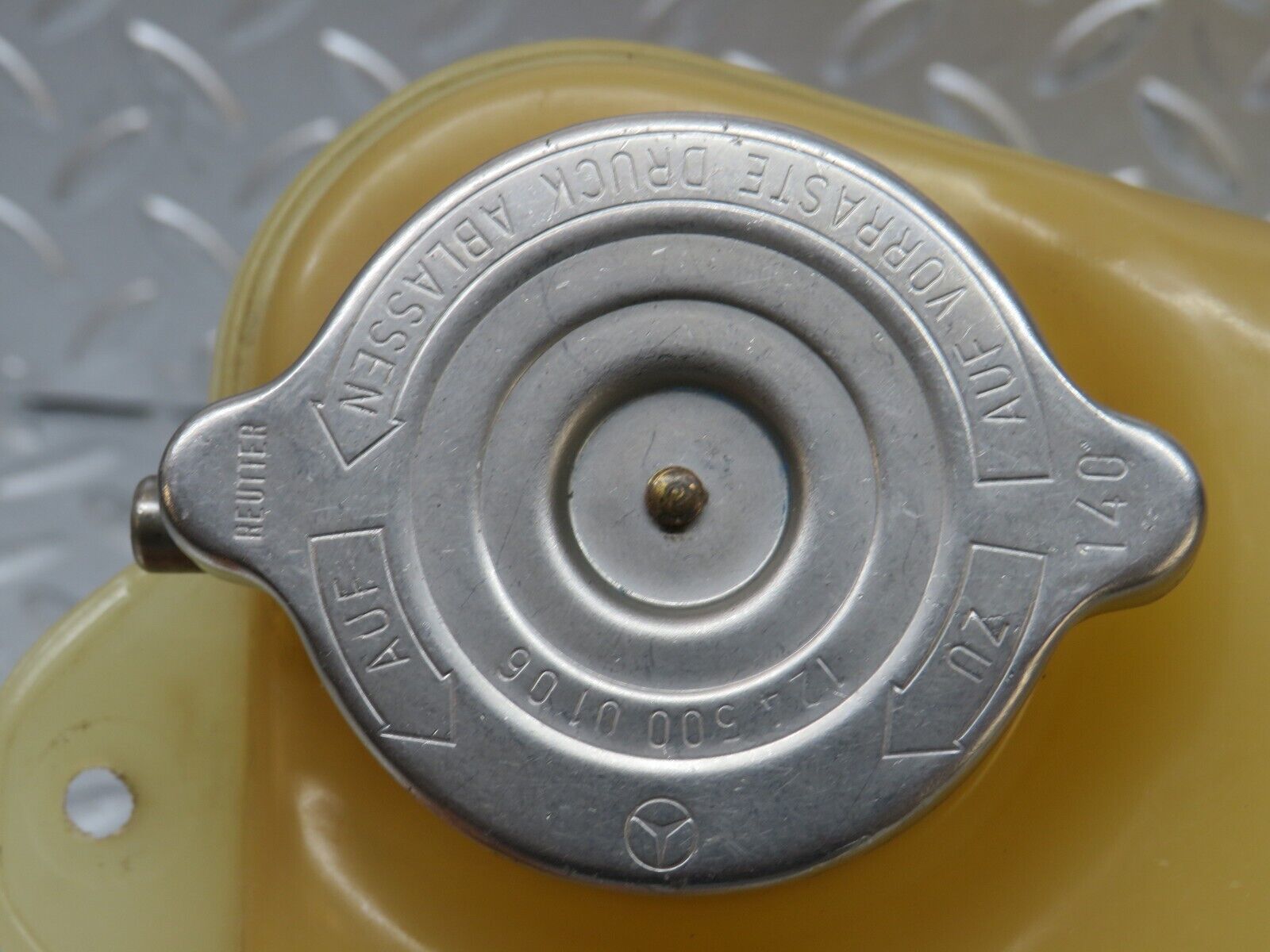 26150 Mercedes-Benz W116 450SE Coolant Tank Reservoir 1165000249