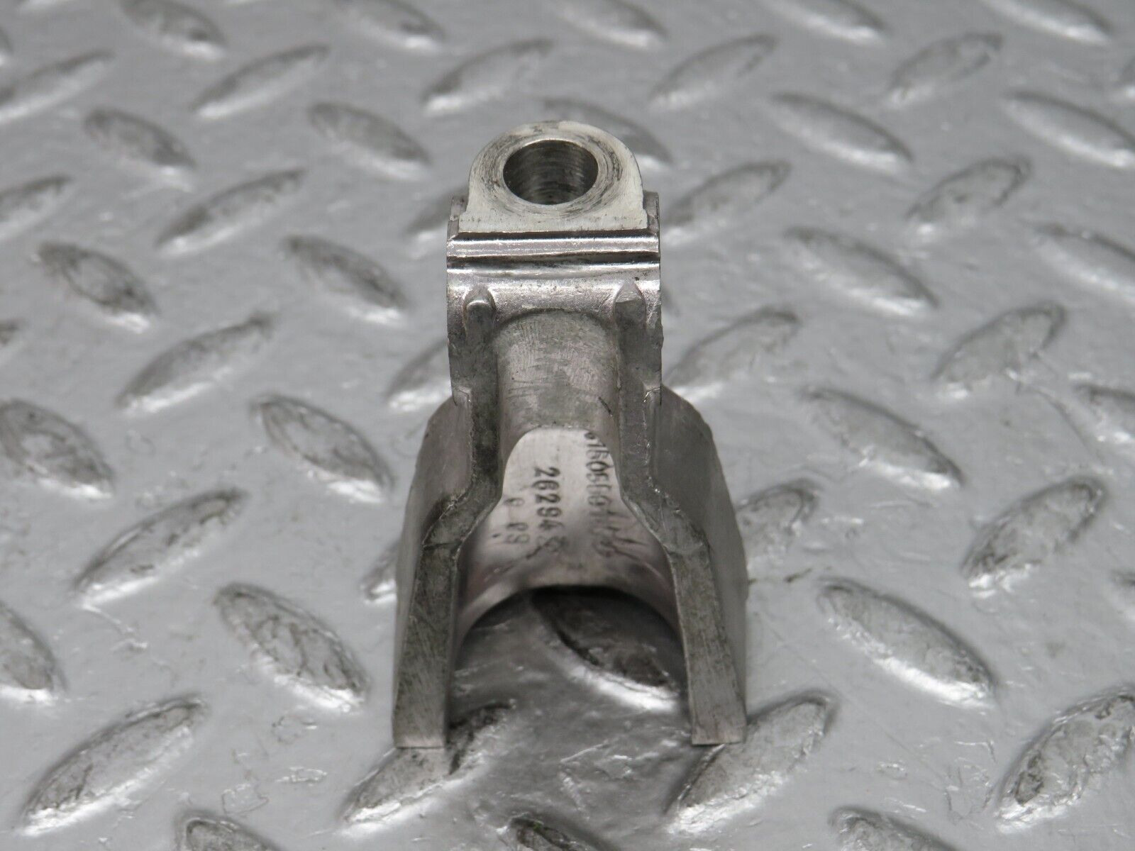 0279 Mercedes-Benz W123 220D Rocker Arm Support 6150550110