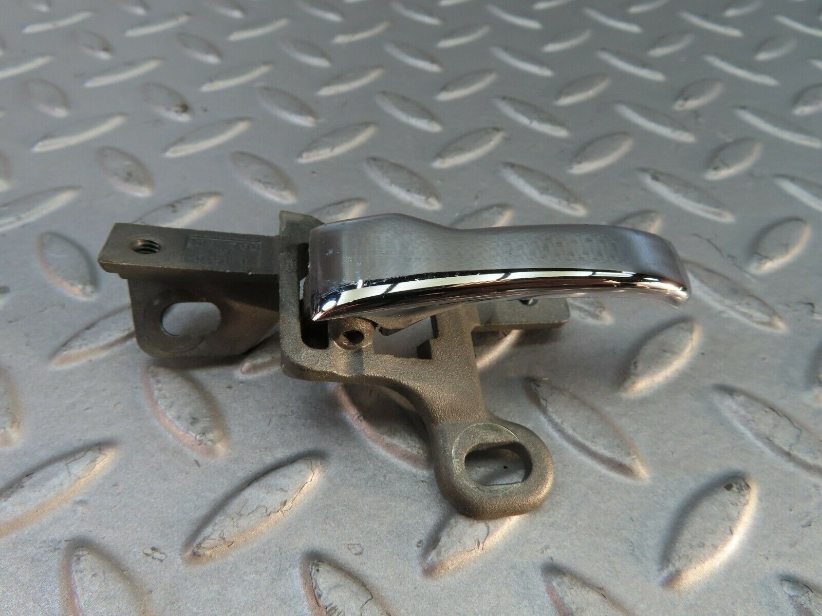 7586 Mercedes-Benz S123 230TE Wagon Left Interior Door Handle 1237600161