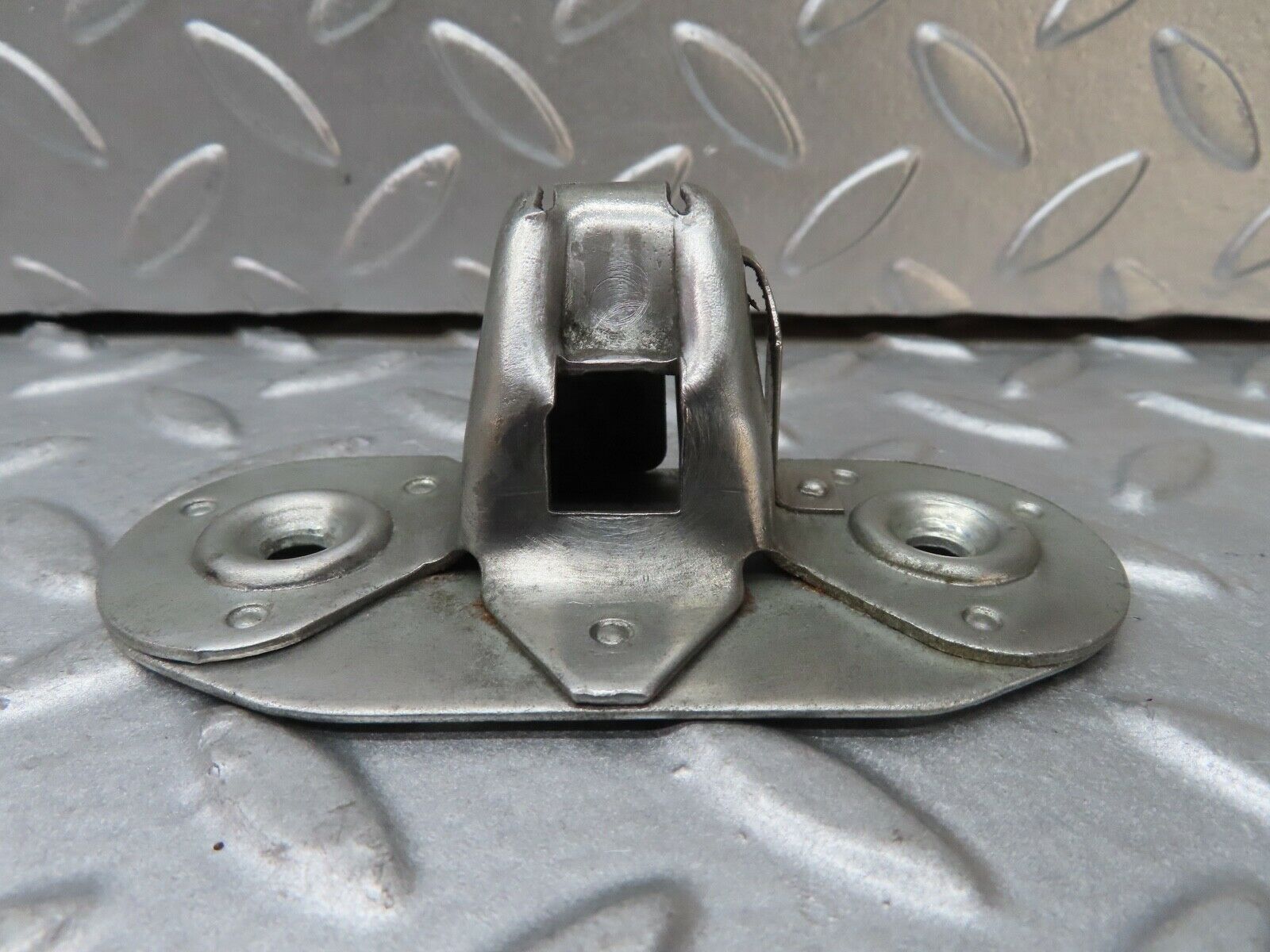 17566 Mercedes-Benz W116 450SEL Trunk Lock Latch