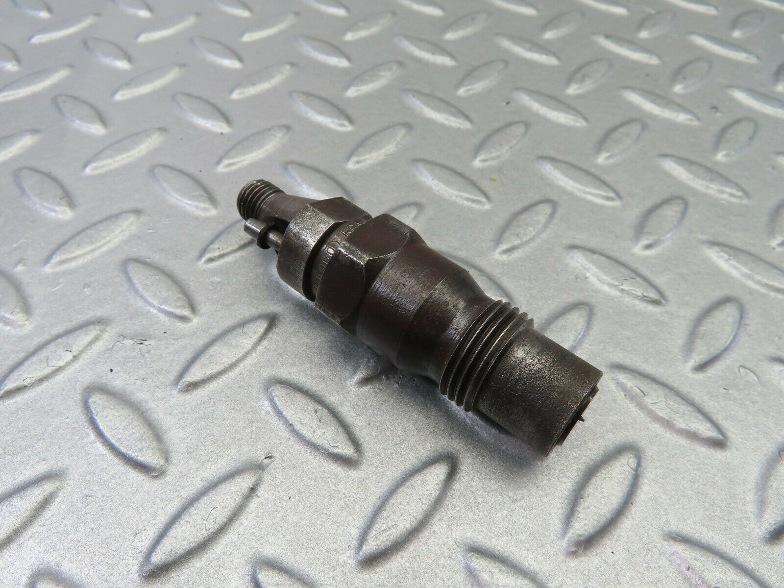7955 Mercedes-Benz W116 Fuel Injector Bosch OM617