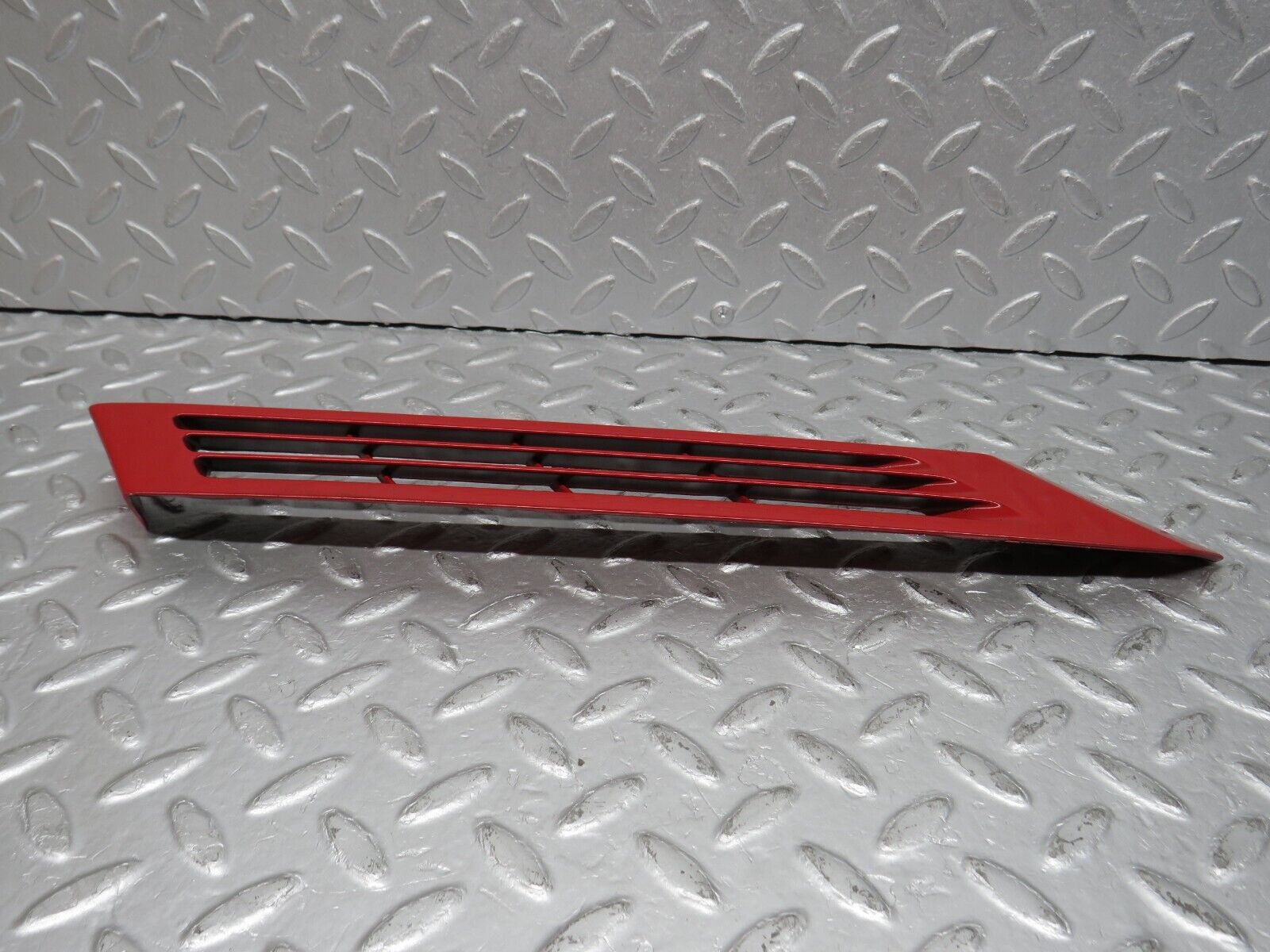 38735 Mercedes-Benz W201 190E 2.6L C Pillar Exterior Cover Left Side 2016980189