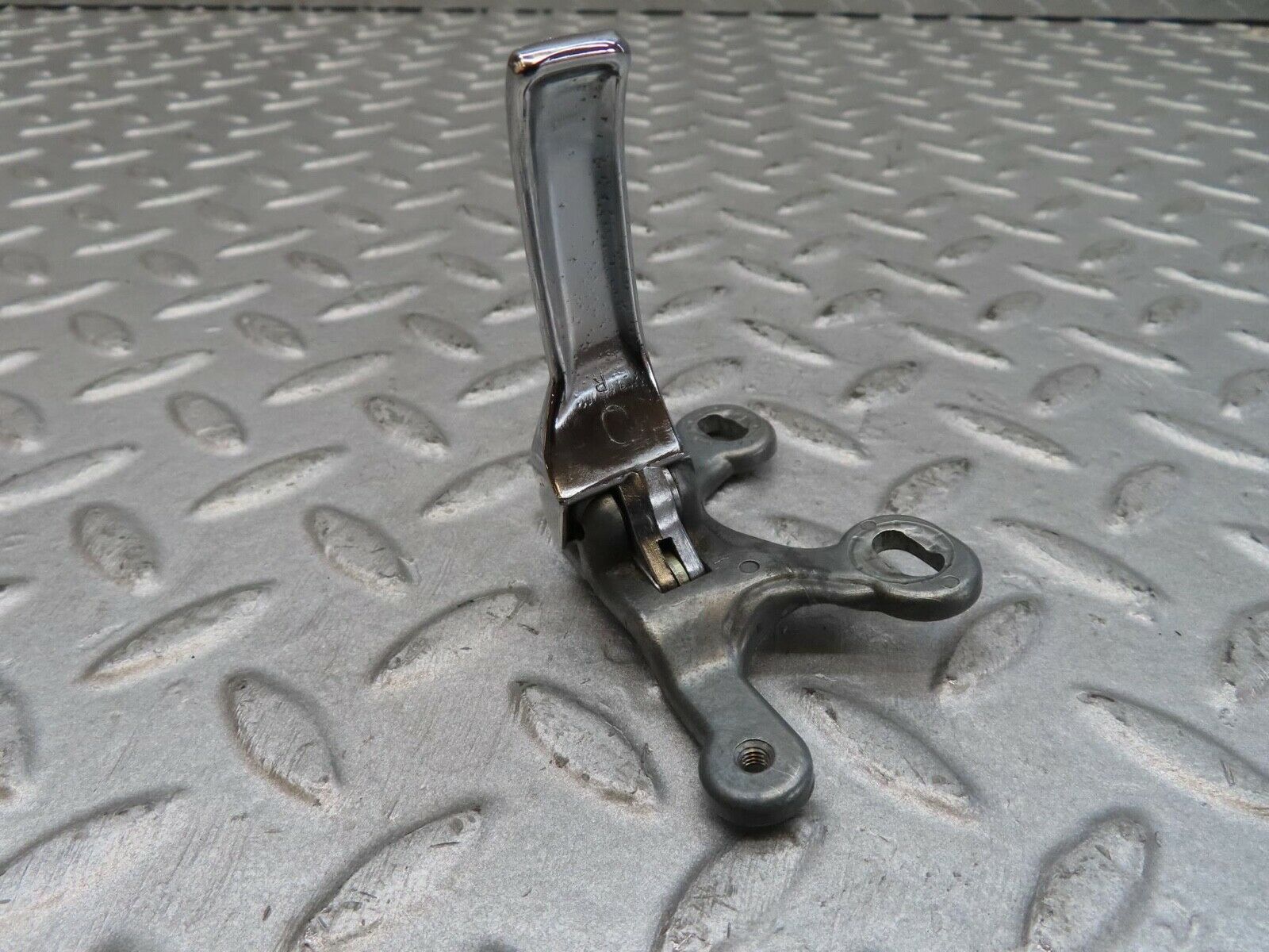 12334 Mercedes-Benz W108 280SE 3.5 Right Interior Door Handle 1107660419