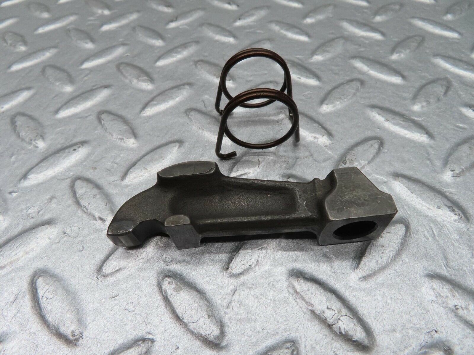 12861 Mercedes-Benz W111 220SE Valve Rocker Arm With Retaining Spring