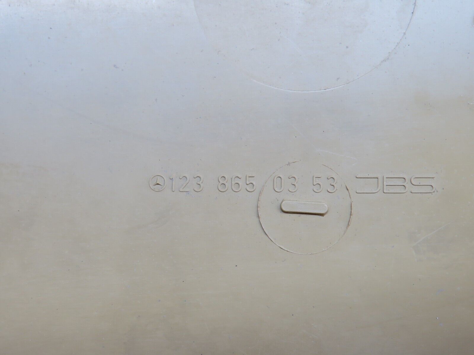 29649 Mercedes-Benz W123 230E First Aid Box 1238650353