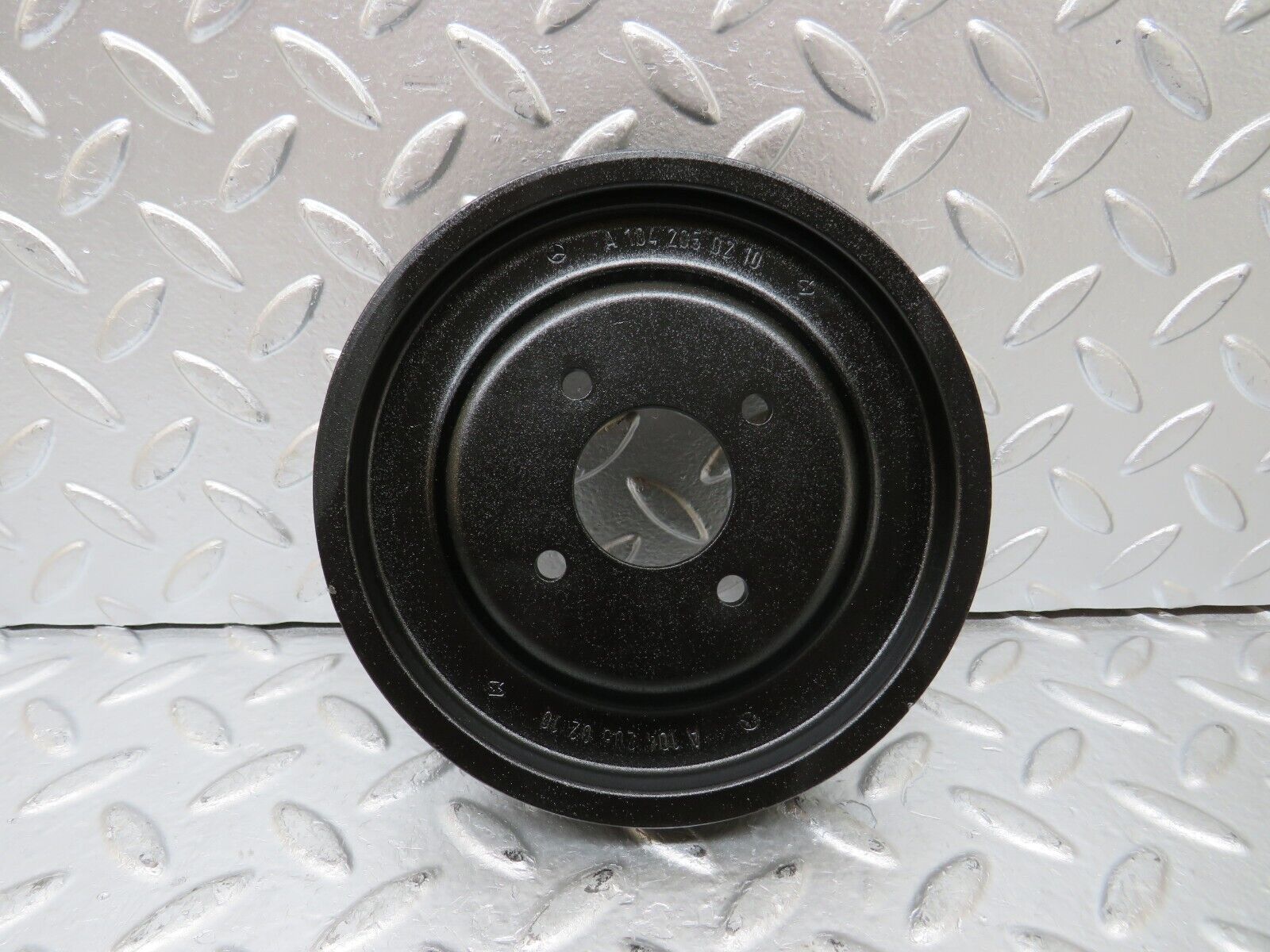 25914 Mercedes-Benz W124 280E Engine Cooling Fan Pulley 1042050210