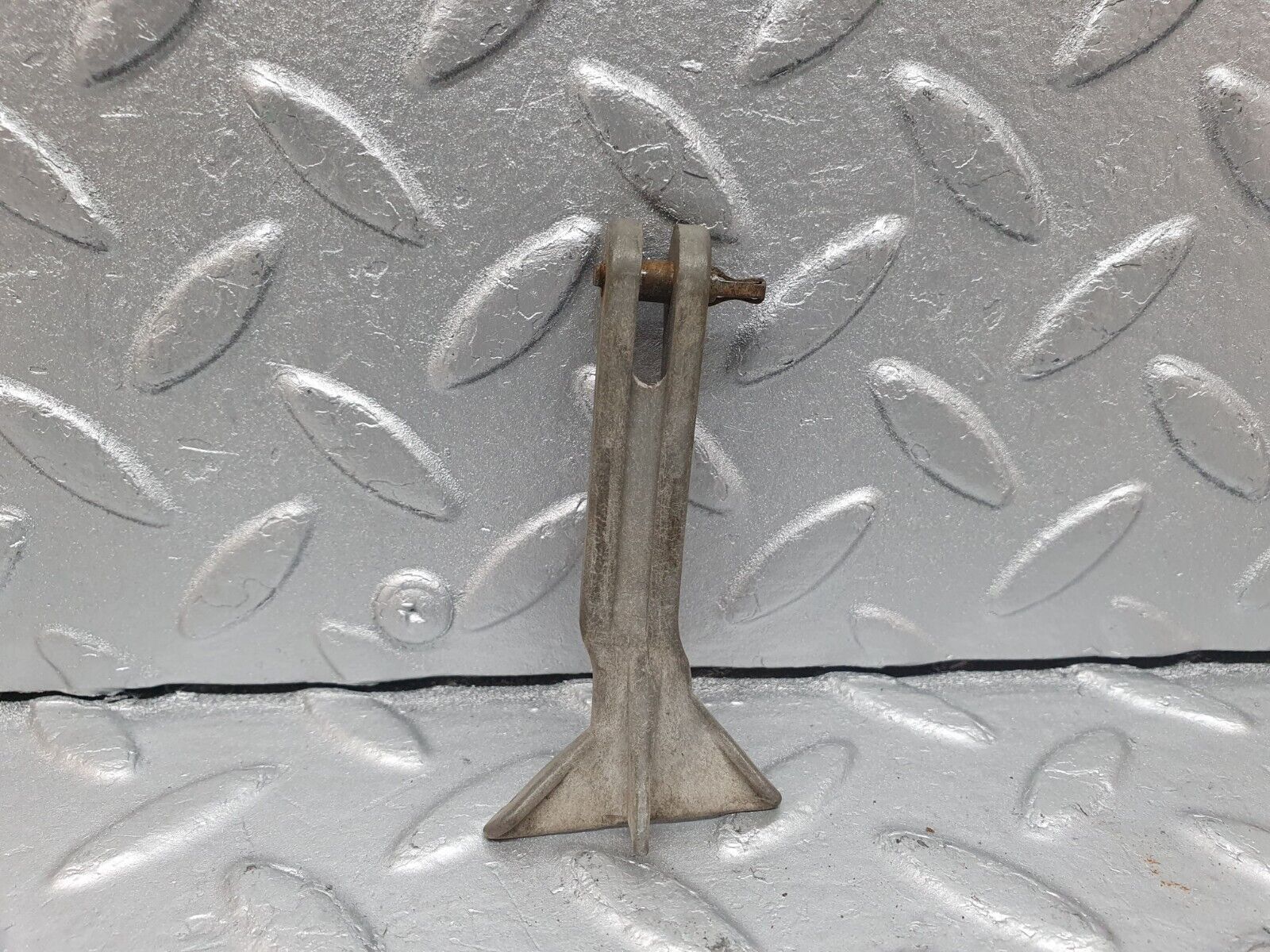 41030 Mercedes-Benz W126 300SE Bonnet Release Pull Handle