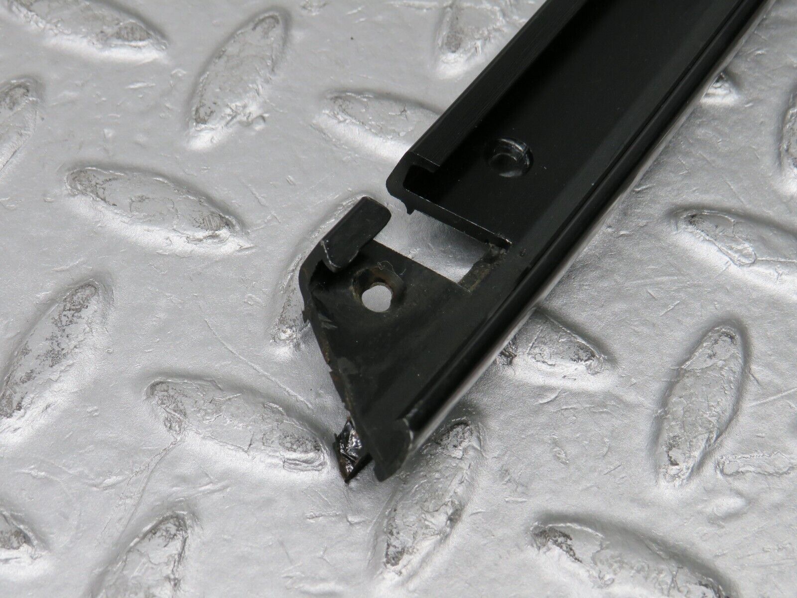 37895 Mercedes-Benz A124 320E Cabriolet A Pillar Sealing Rail Trim Left Side