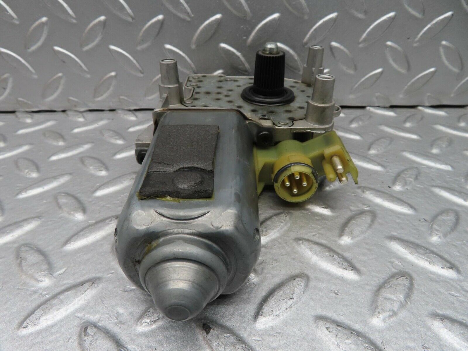 14974 Mercedes-Benz W140 S320 Rear Right Window Regulator Motor 0130821501