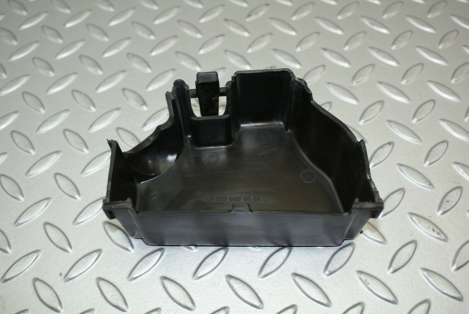 2931 Mercedes-Benz C123 280CE Coupe Fuse Box Relay Cover 1235450146