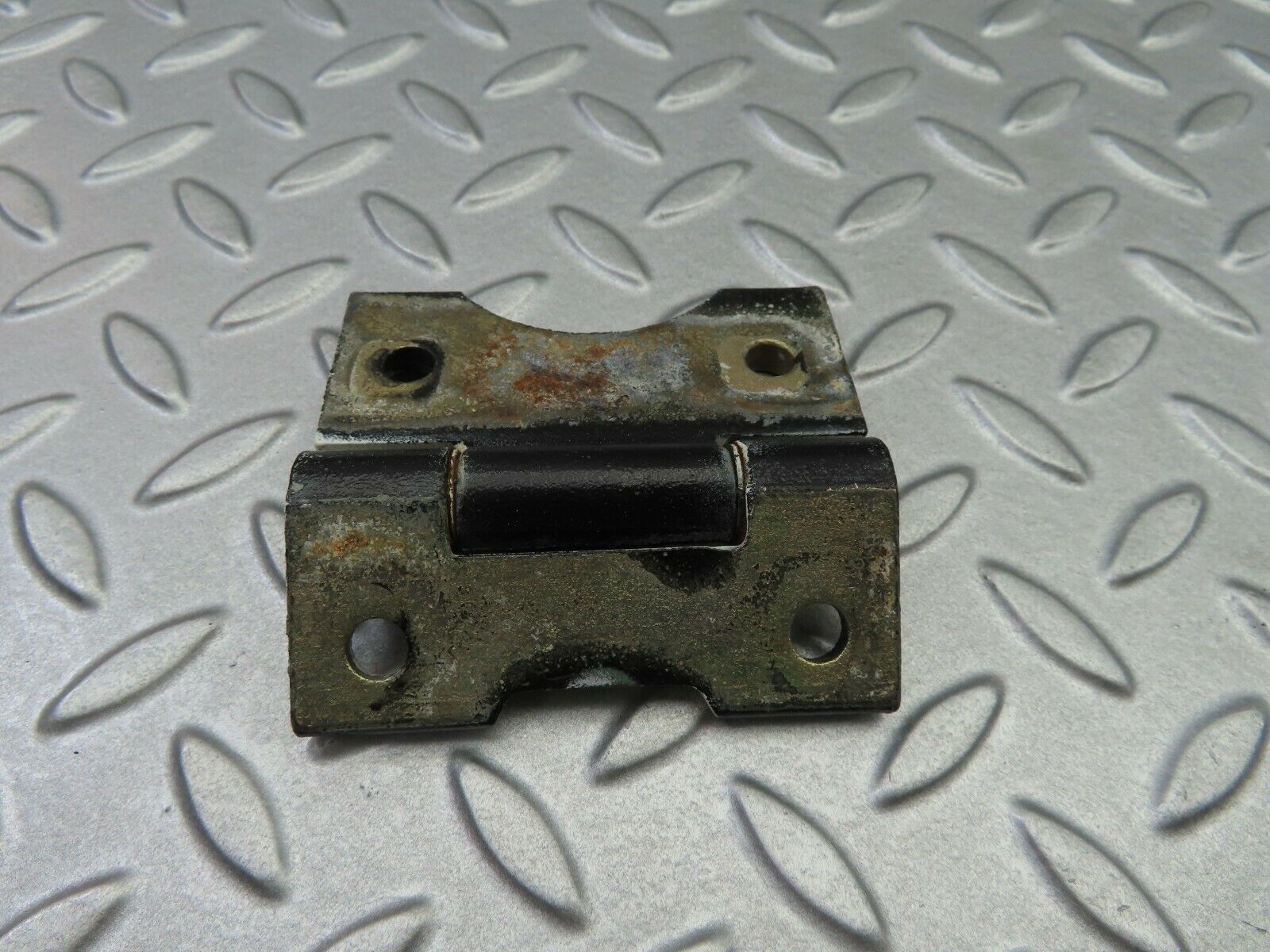 5848 Mercedes-Benz W123 200 Door Hinge 1237200037