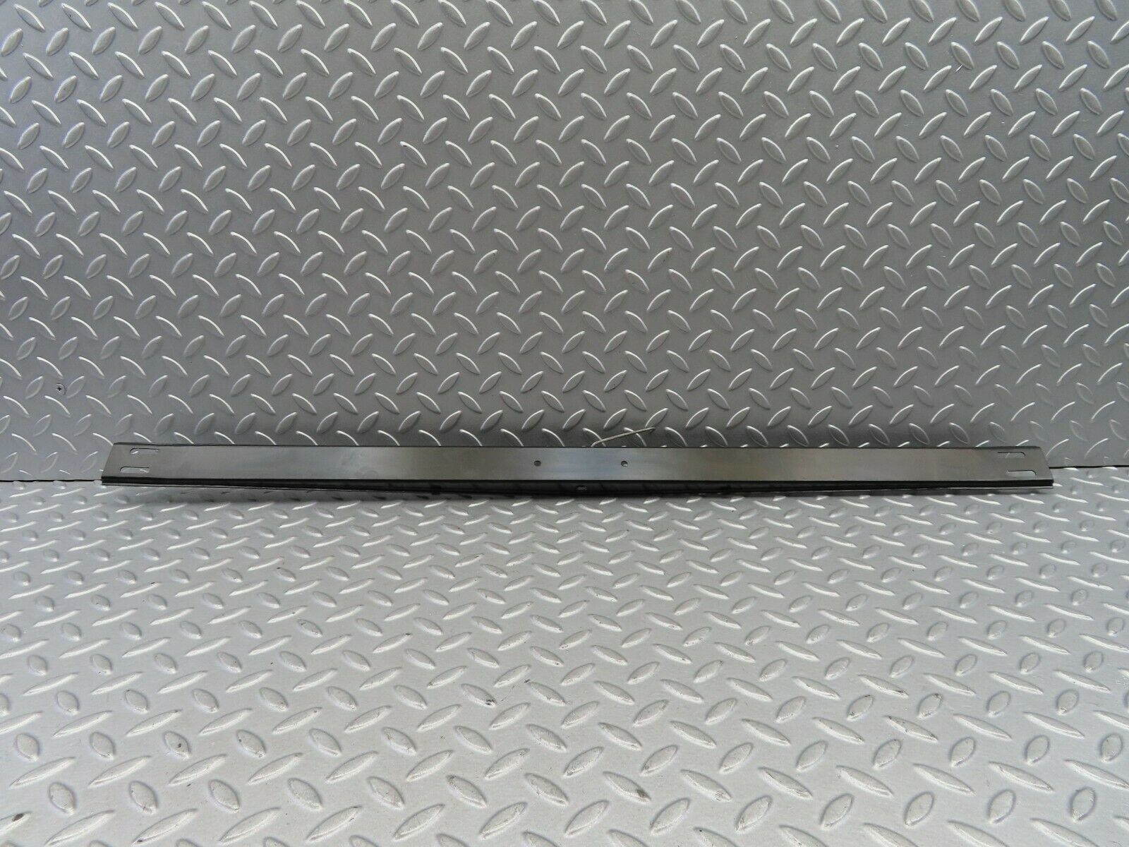 6385 Mercedes-Benz W126 380SE Sunroof Moving Plate