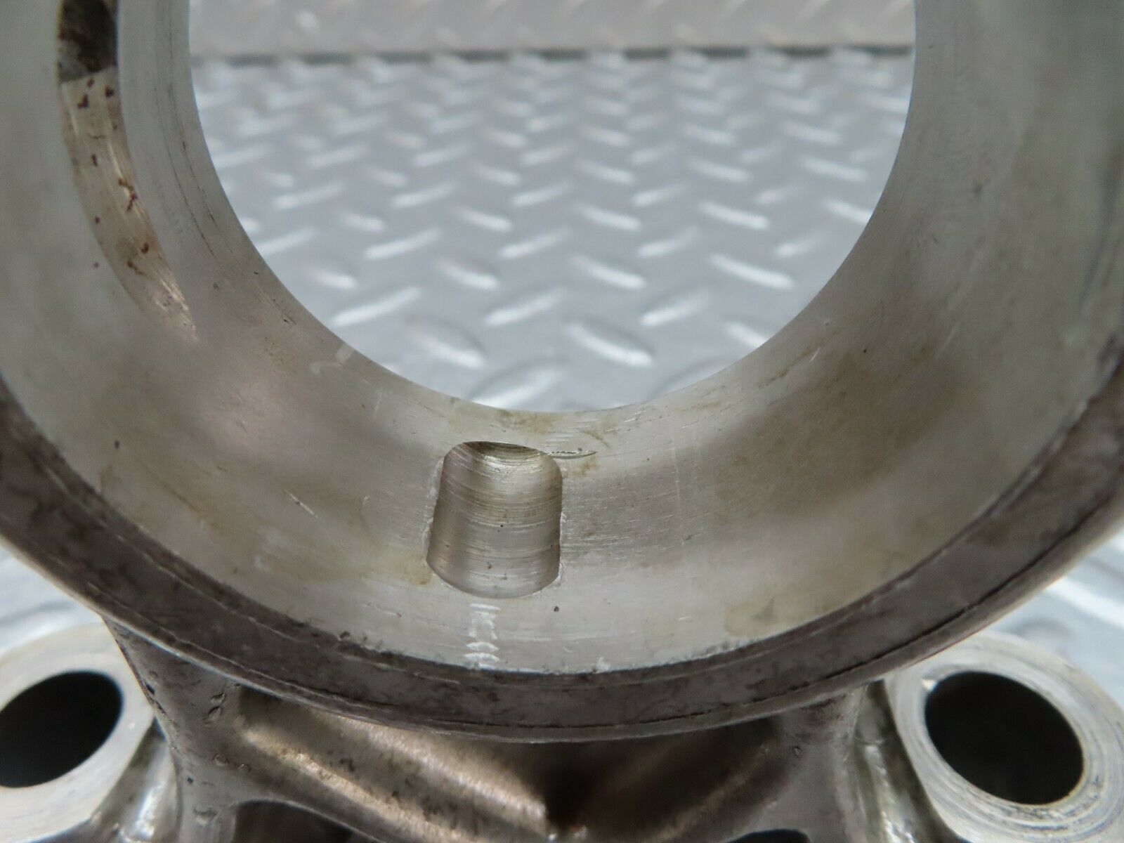 18037 Mercedes-Benz W123 200 Camshaft Tower Bearing 1150510812