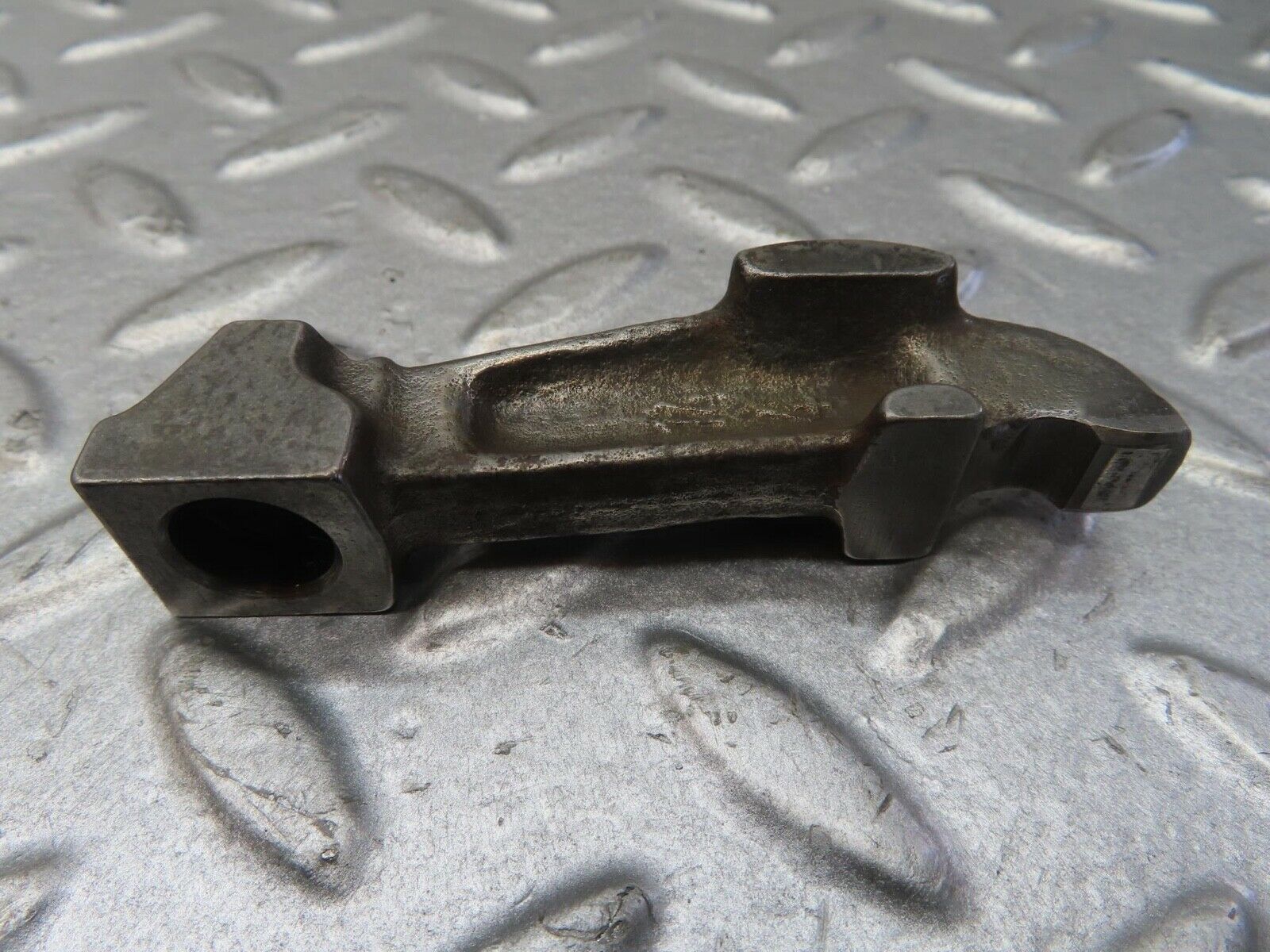 13378 Mercedes-Benz W111 230S Valve Rocker Arm With Retaining Spring