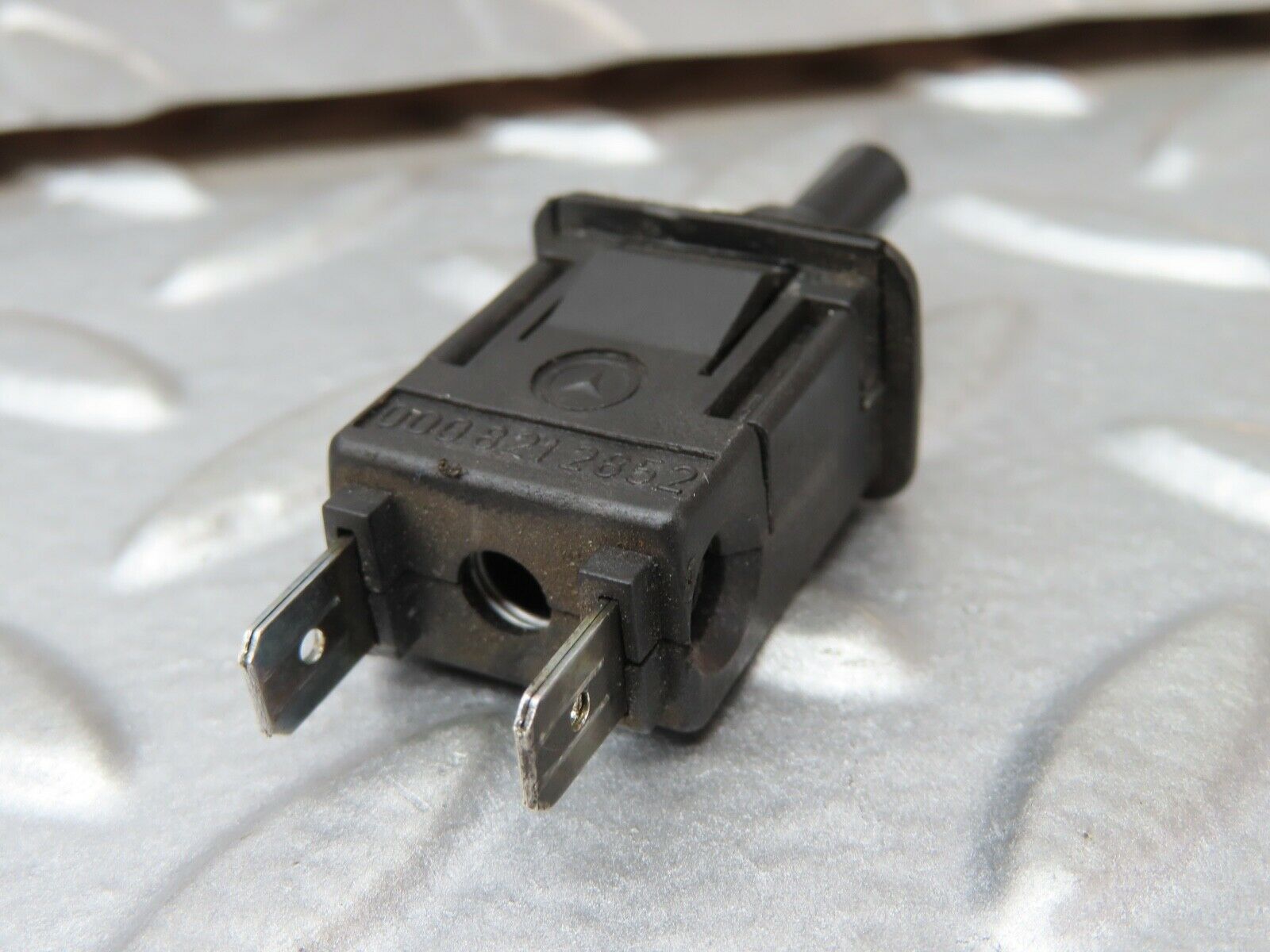 19277 Mercedes-Benz W123 300D Door Contact Switch 0008212852