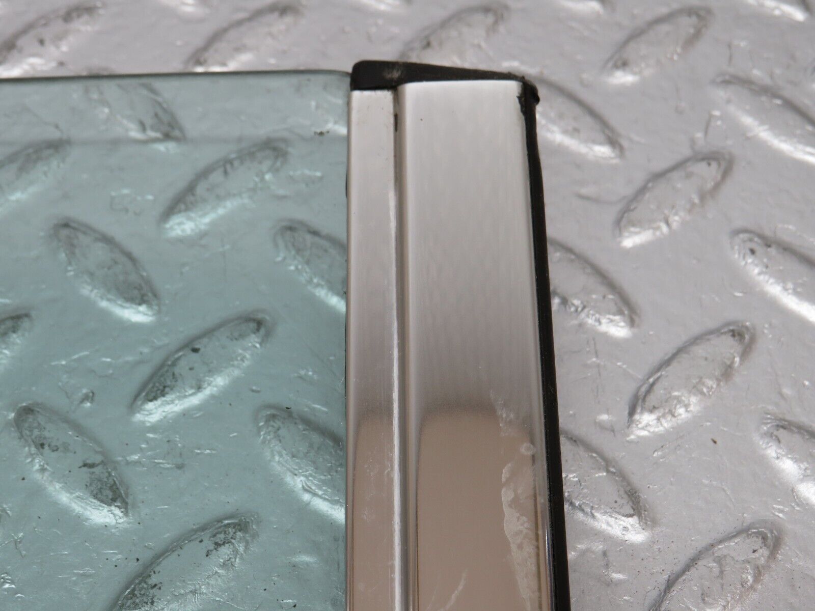 34413 Mercedes-Benz C126 380SEC Coupe Rear Left Window Glass