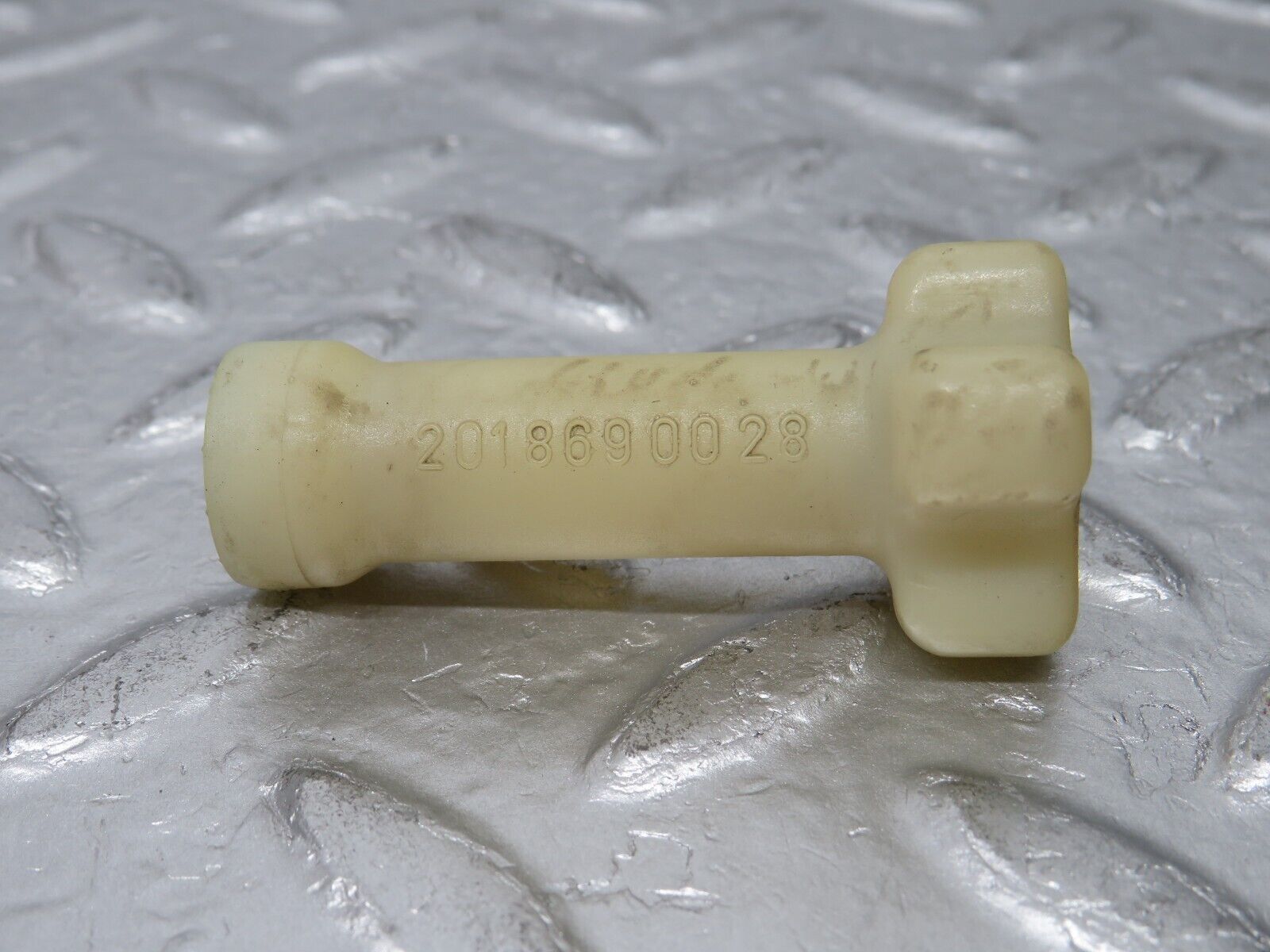 30376 Mercedes-Benz W124 230E Windscreen Washer Reservoir Holder 2018690028