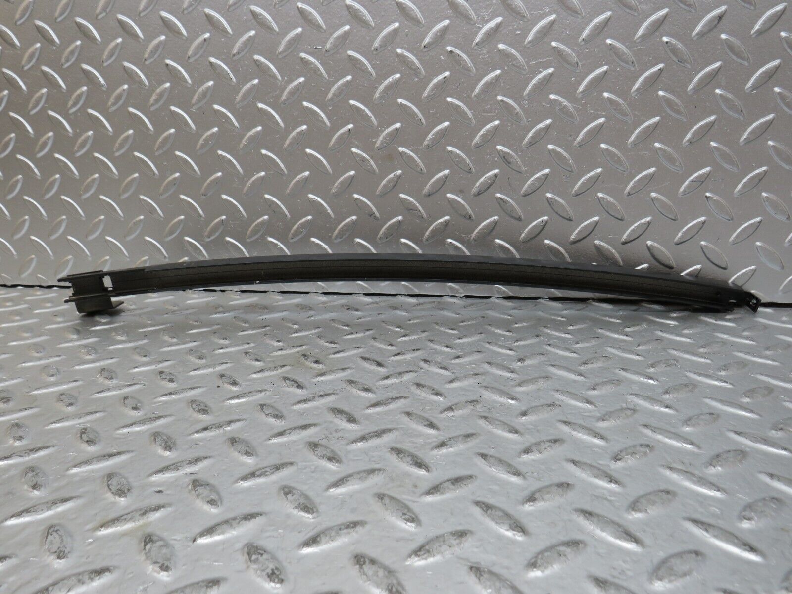 27774 Mercedes-Benz S124 300TE Wagon Rear Right Door Window Channel