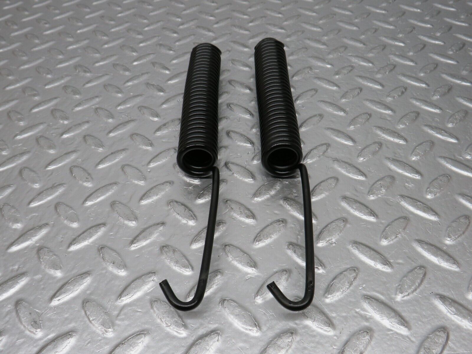 0733 Mercedes-Benz C107 350SLC Coupe Coupe Bonnet Hinge Spring Pair