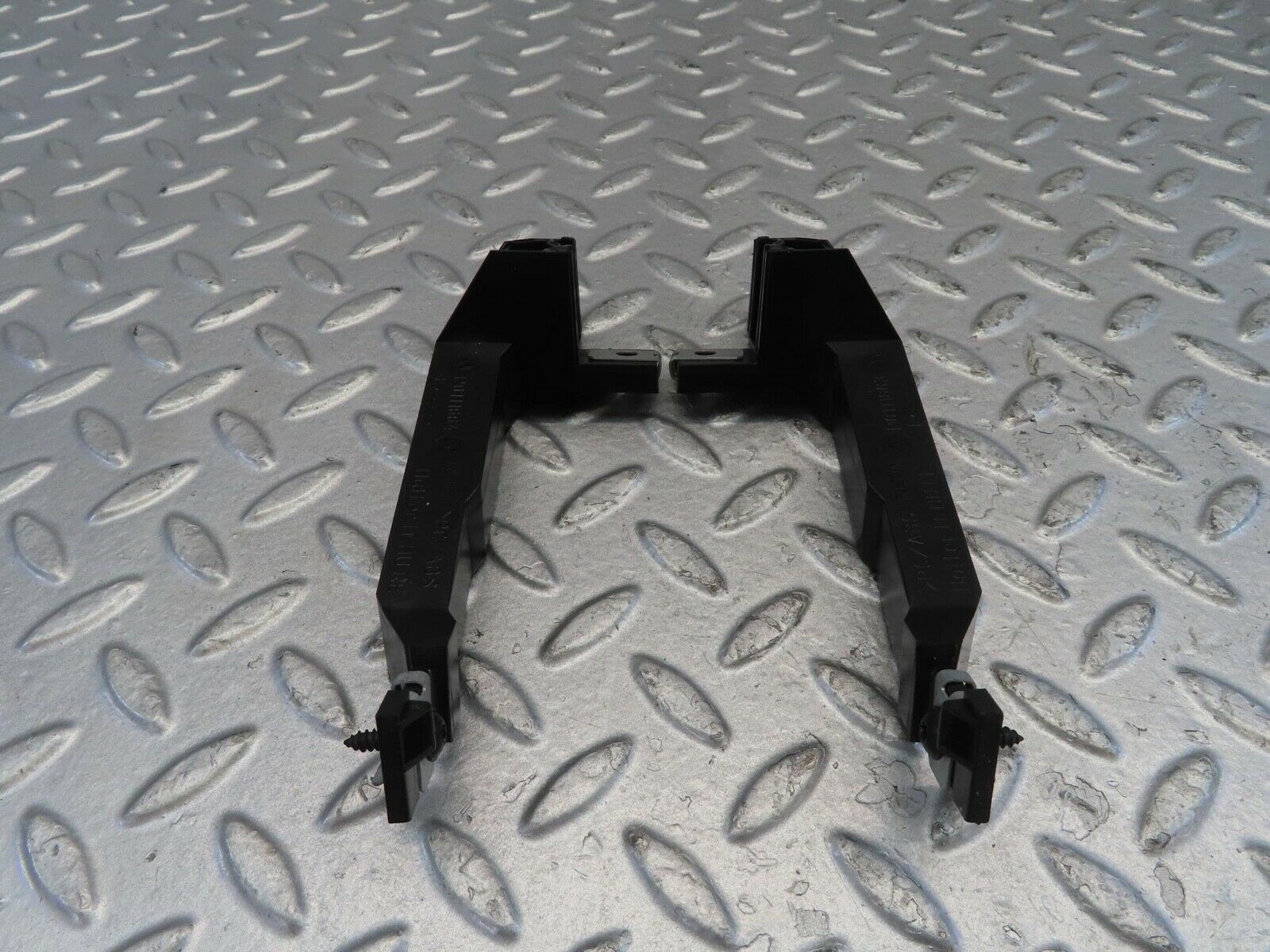 11237 Mercedes-Benz W221 S320 Dashboard Centre Holder