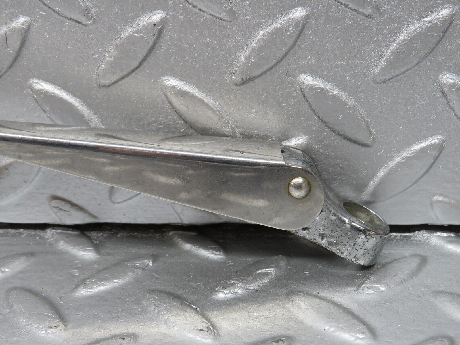 40372 Mercedes-Benz W110 230 Windscreen Wiper Arm Right Side