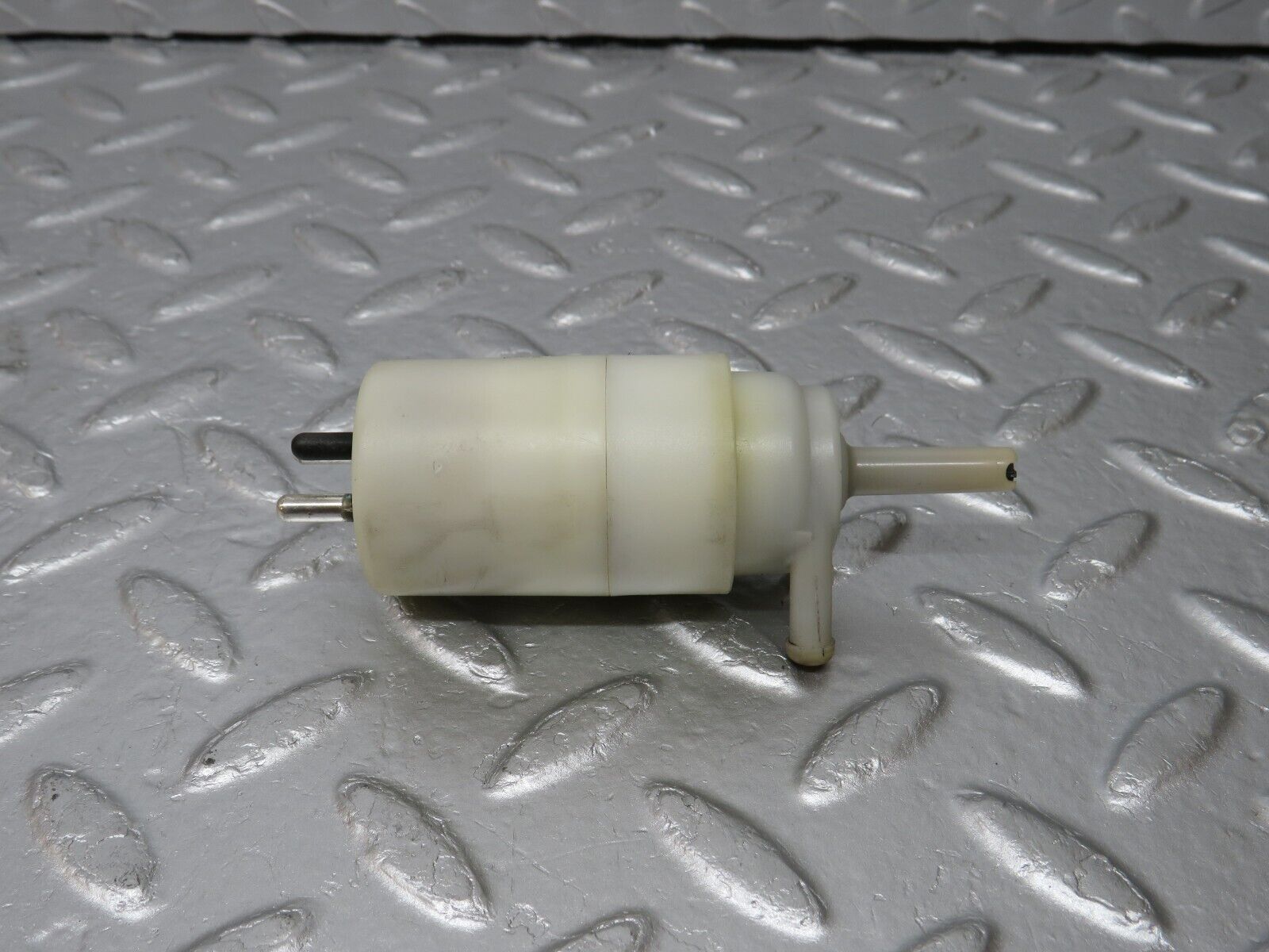 33611 Mercedes-Benz W201 190E 2.0L Windscreen Washer Pump 1248690221