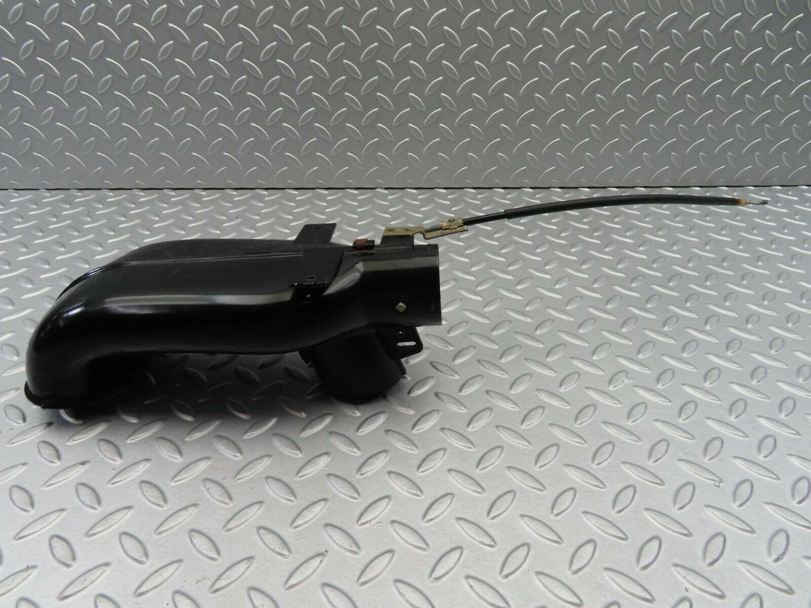 6947 Mercedes-Benz C107 350SLC Coupe Heater Air Duct Left