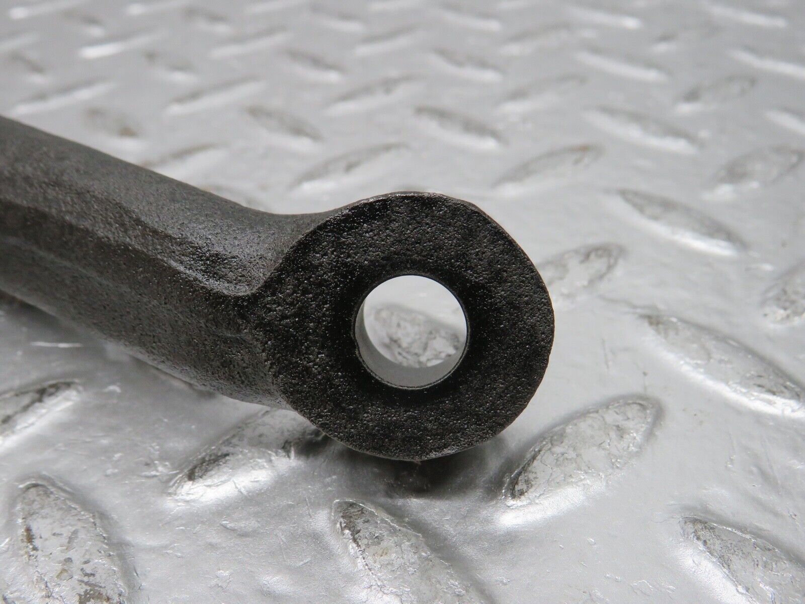 0382 Mercedes-Benz W116 Front Axle Steering Arm Right 1163321720