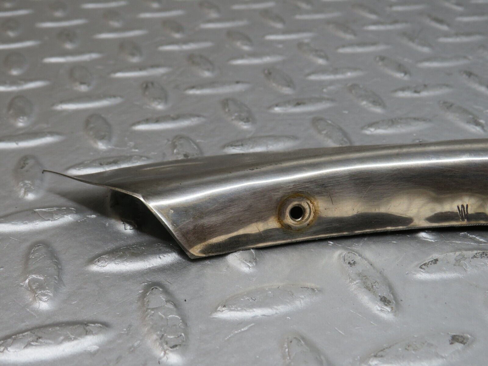 36291 Mercedes-Benz W126 420SE Rear Left Chrome Wheel Arch Trim