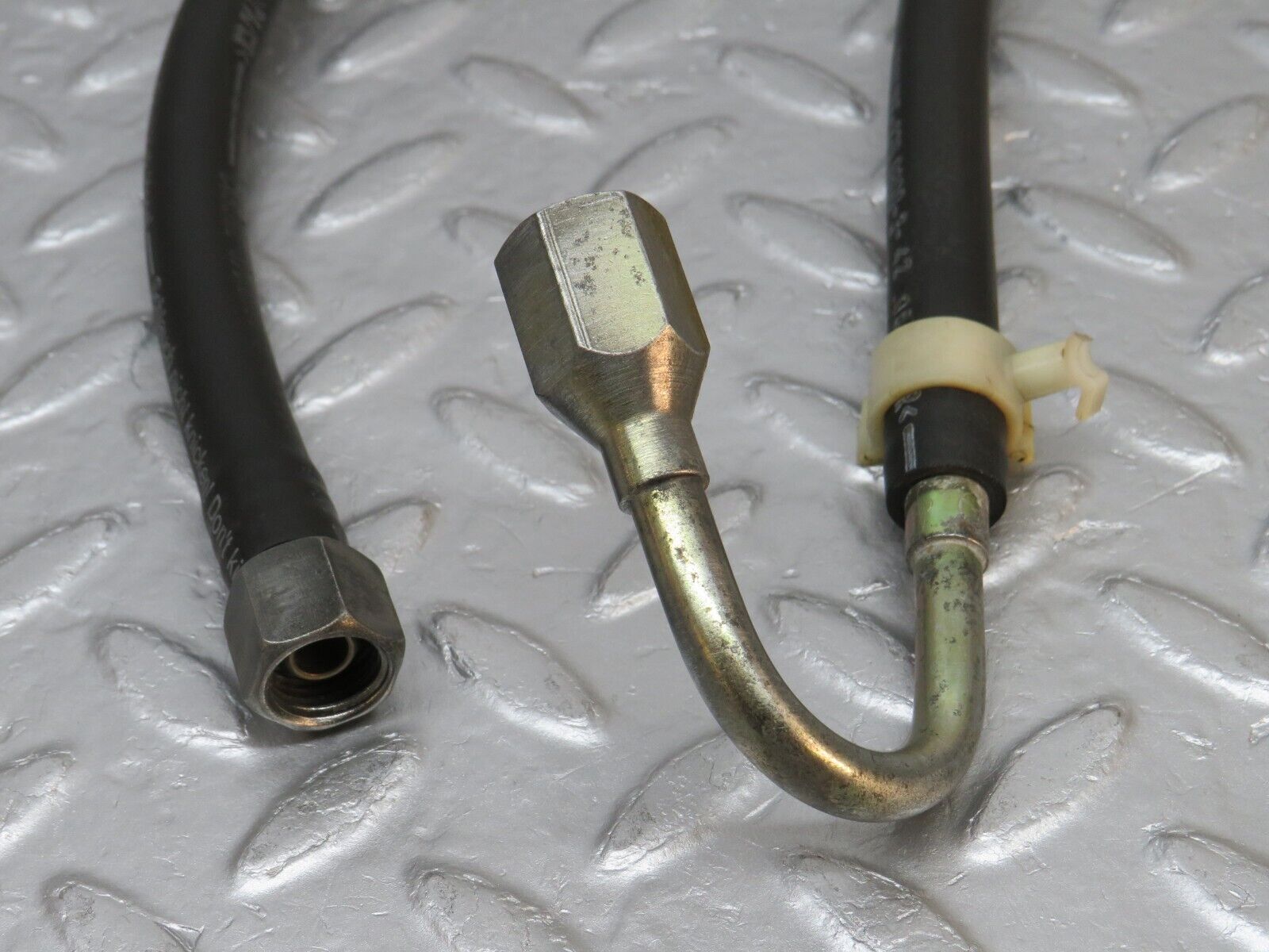 39745 Mercedes-Benz R129 320SL Coupe Fuel Pipe Line