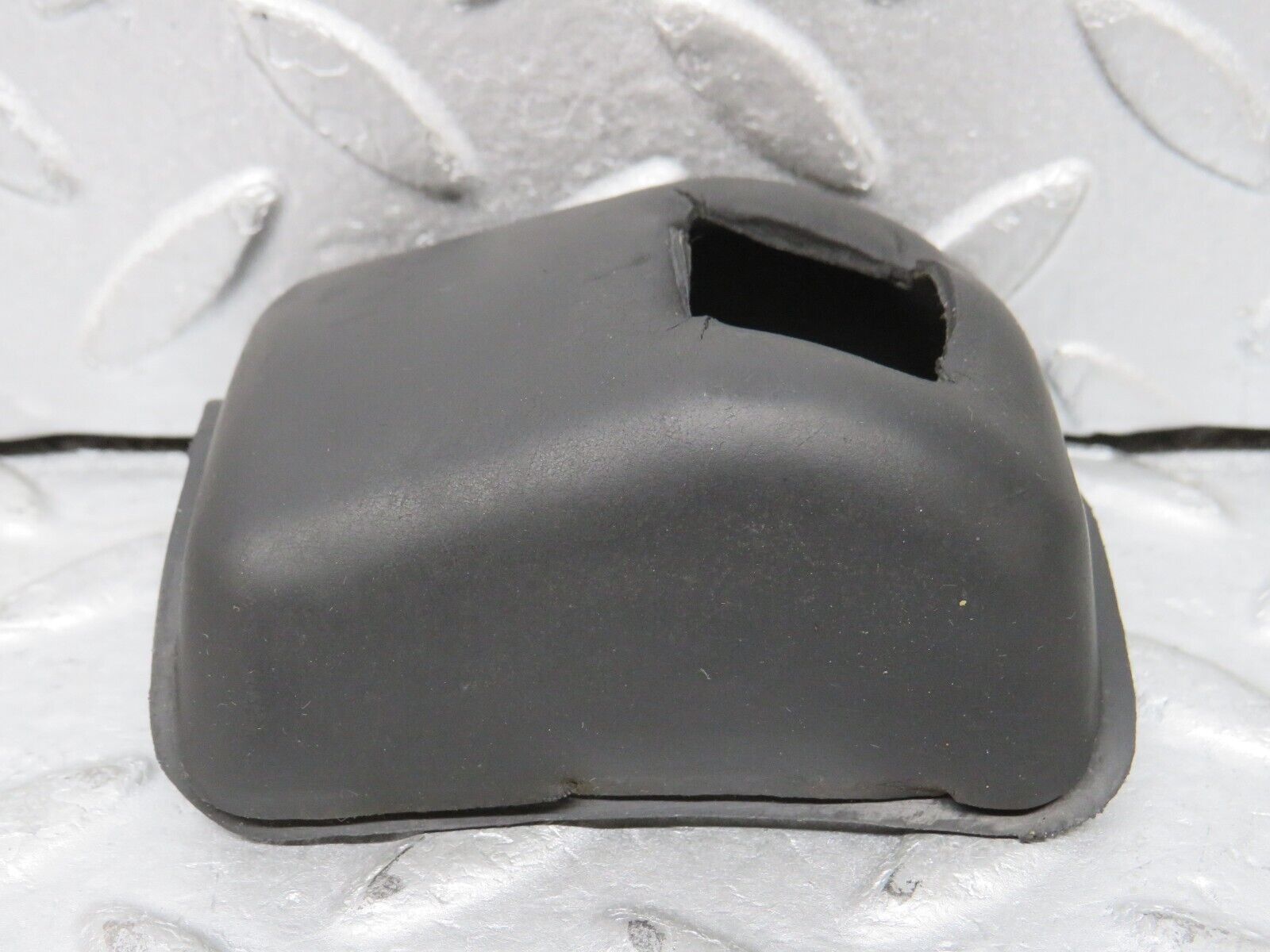 37436 Mercedes-Benz W109 300SEL Indicator Rubber Cover 1154620596