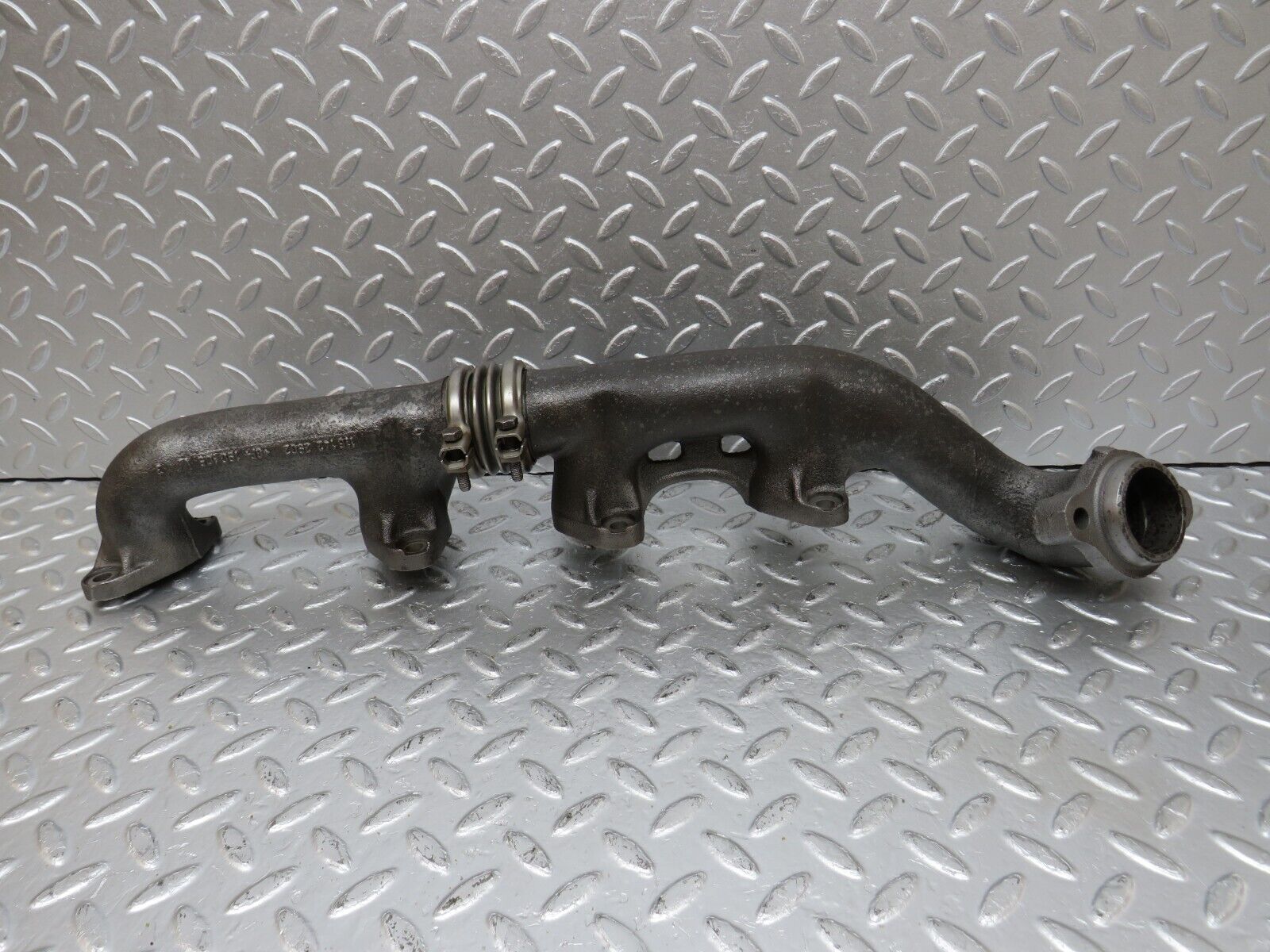 33125 Mercedes-Benz W126 380 V8 Exhaust Manifold Left 1161422302 1161422902