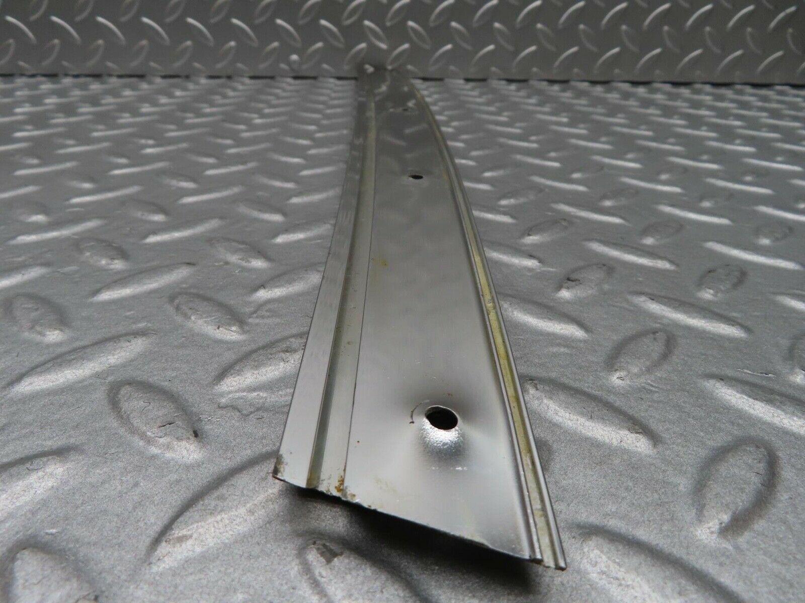 14090 Mercedes-Benz C107 280SLC Roof Chrome Moulding Trim Left Side