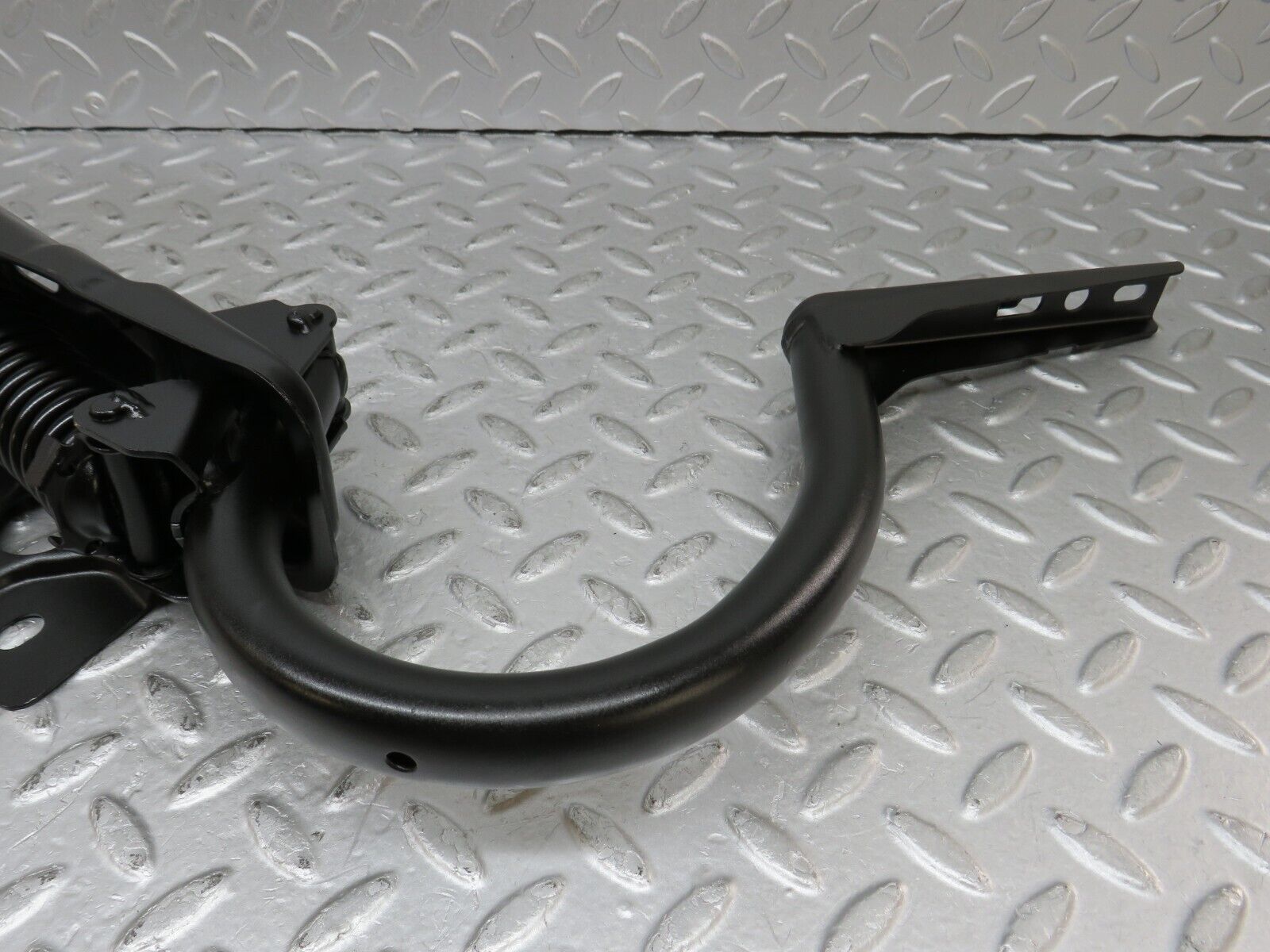 36369 Mercedes-Benz W126 420SE Trunk Lid Hinge Right Side