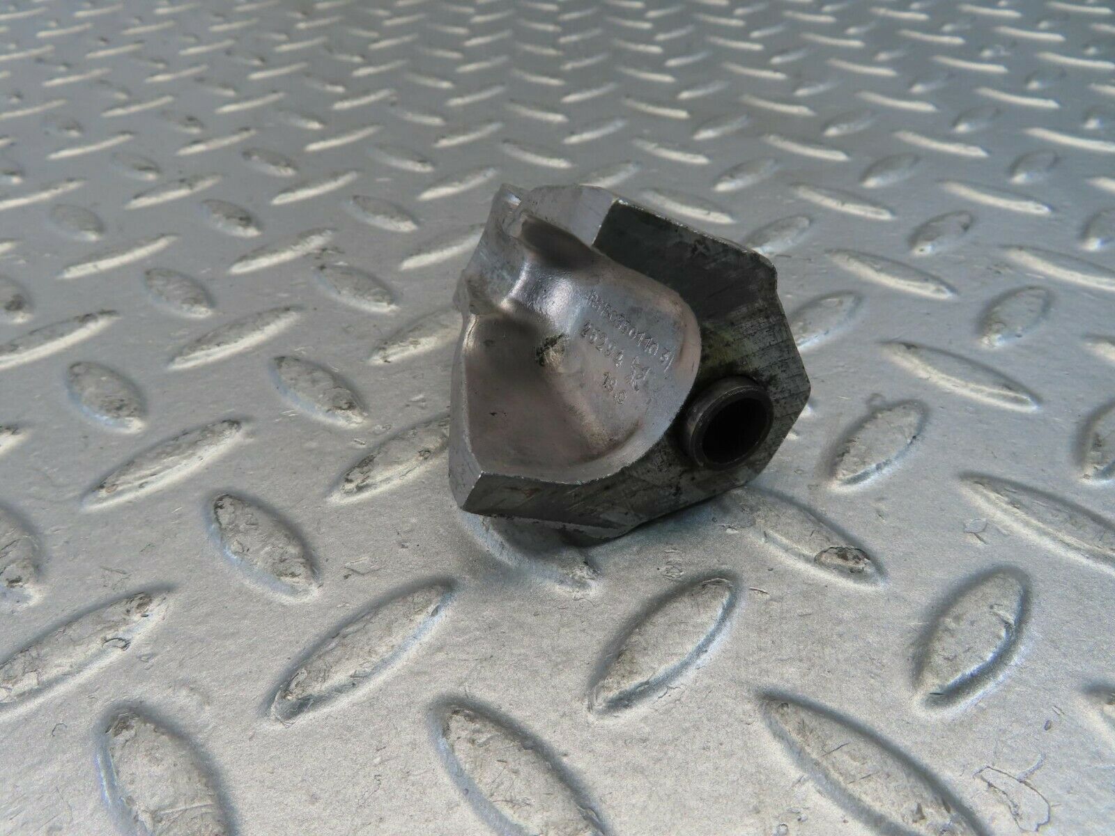 10971 Mercedes-Benz W115 220D Rocker Arm Support 6150550110