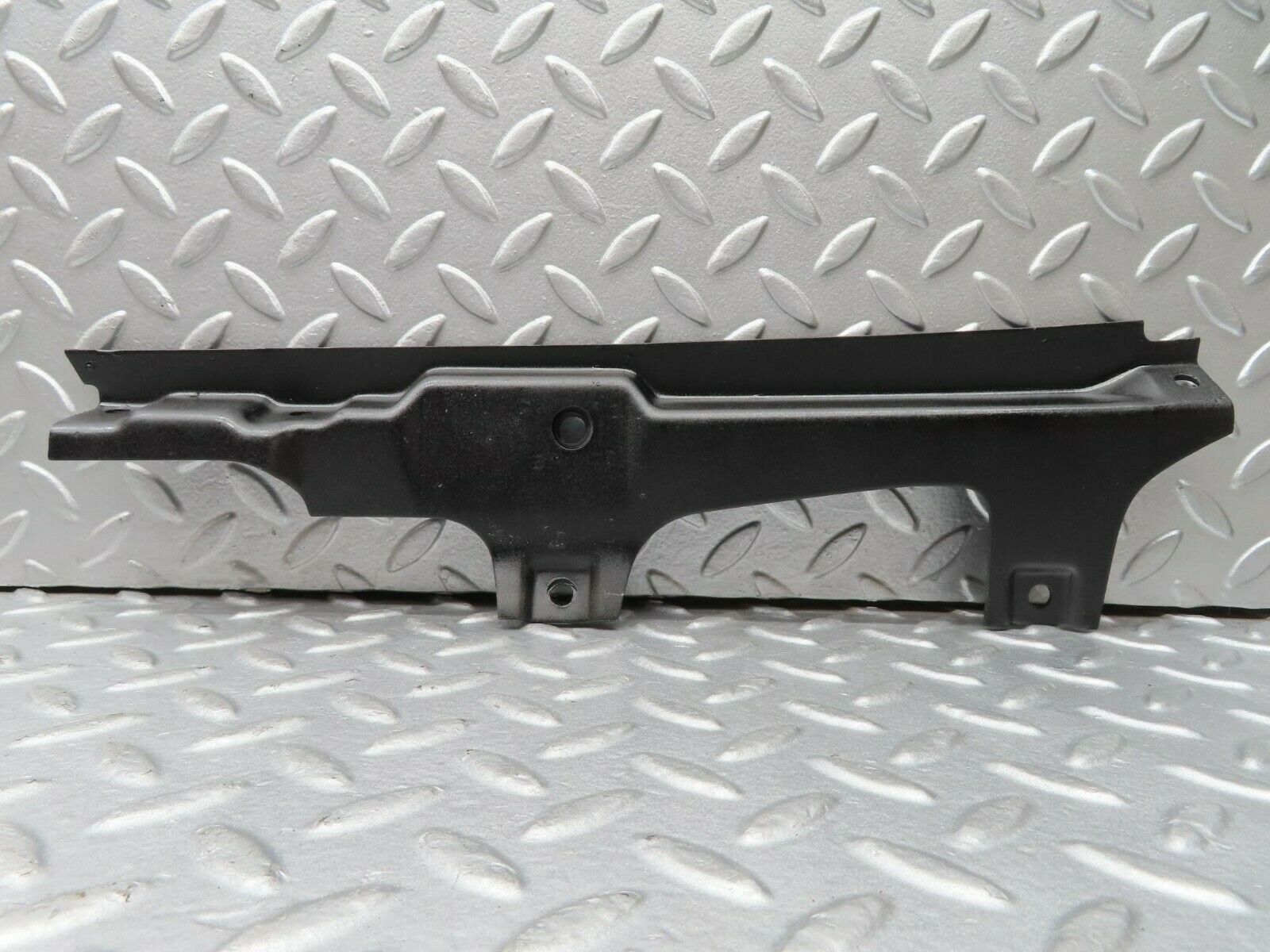 16657 Mercedes-Benz C107 380SLC Rear Right Inner Window Seal Holder Bracket