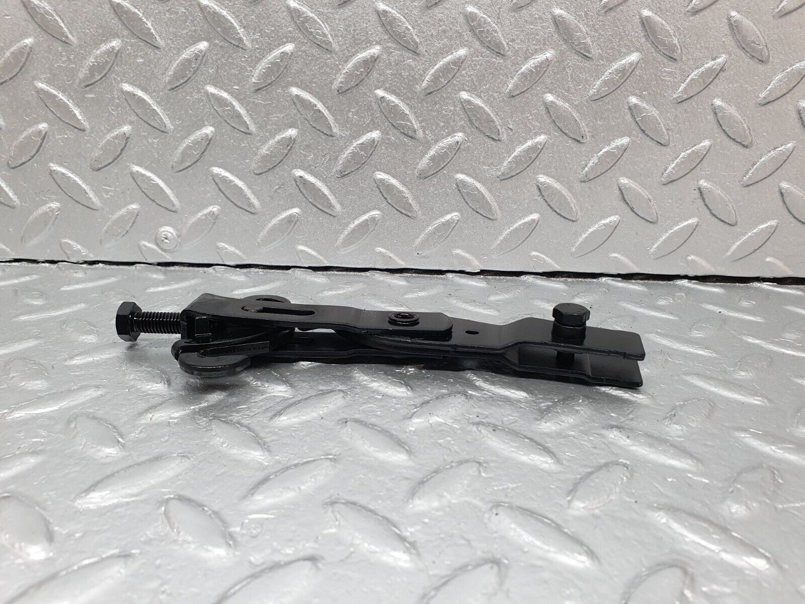 41504 Mercedes-Benz W124 200E Handbrake Adjusting Handbrake Regulator