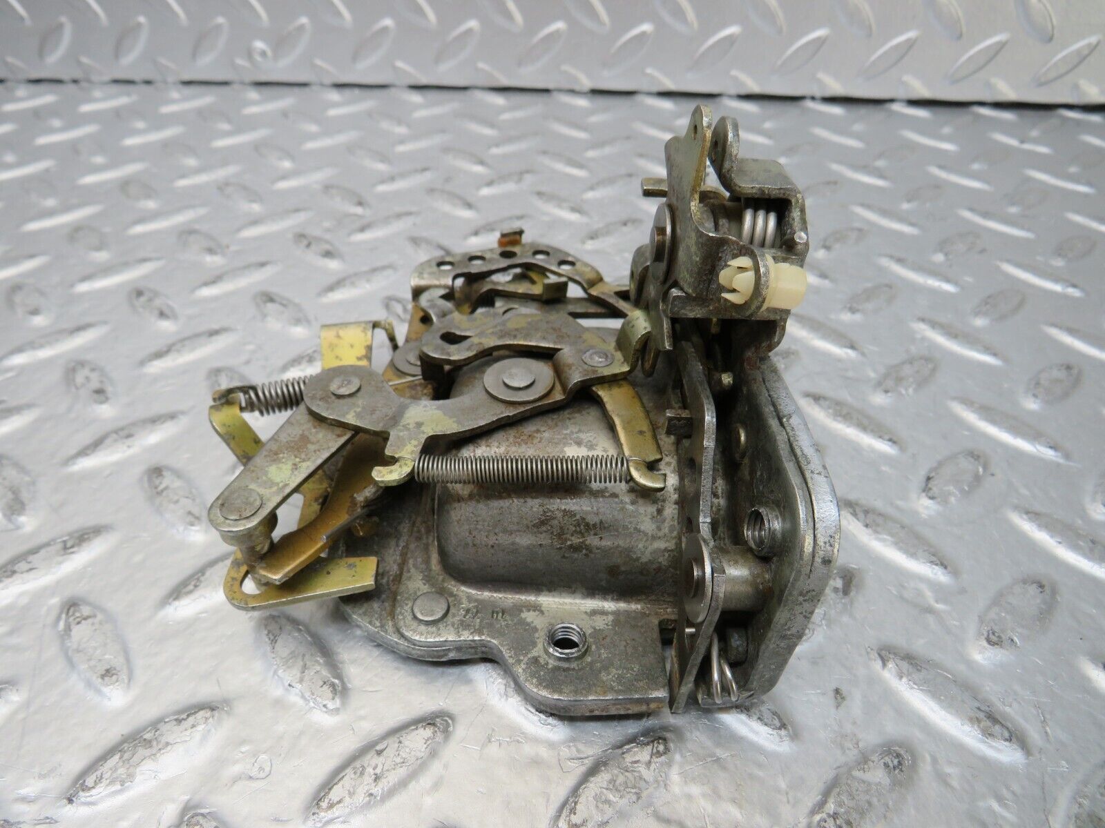 26063 Mercedes-Benz W116 450SE Rear Left Door Lock Mechanism