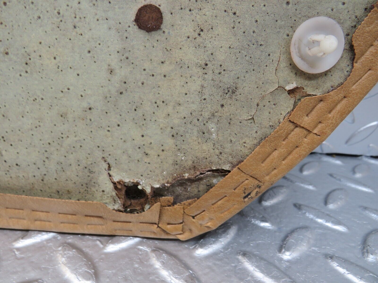 25465 Mercedes-Benz W123 200 Rear Left Door Card Palomino