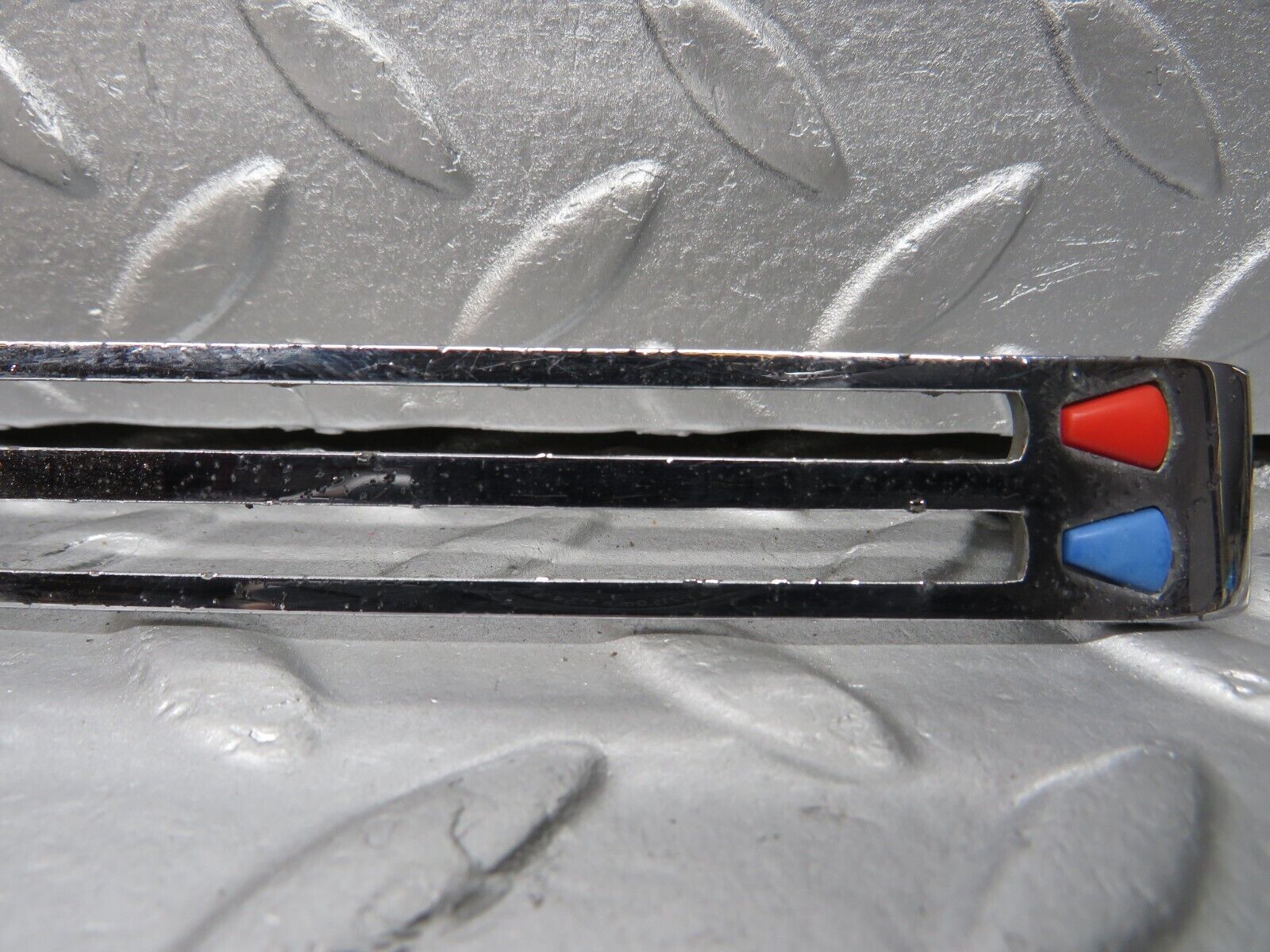 40252 Mercedes-Benz W110 230 Dash Centre Heater Control Chrome