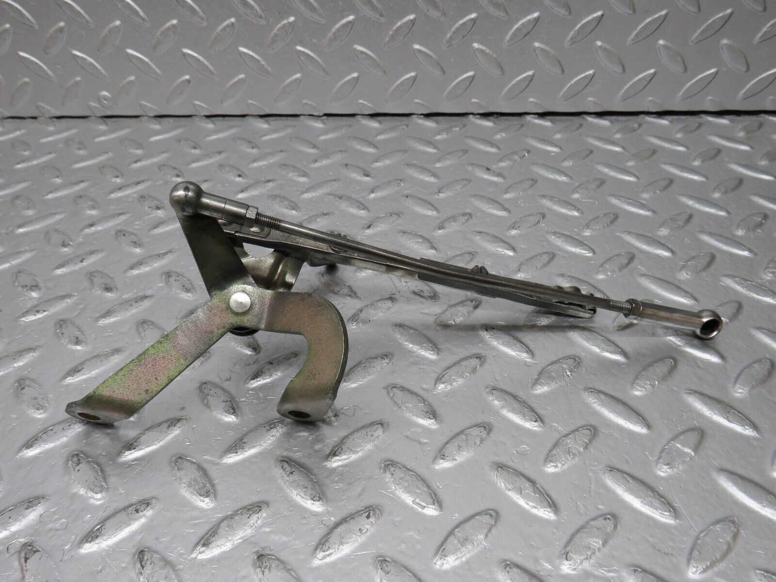 34513 Mercedes-Benz C126 380SEC Coupe Throttle Linkage