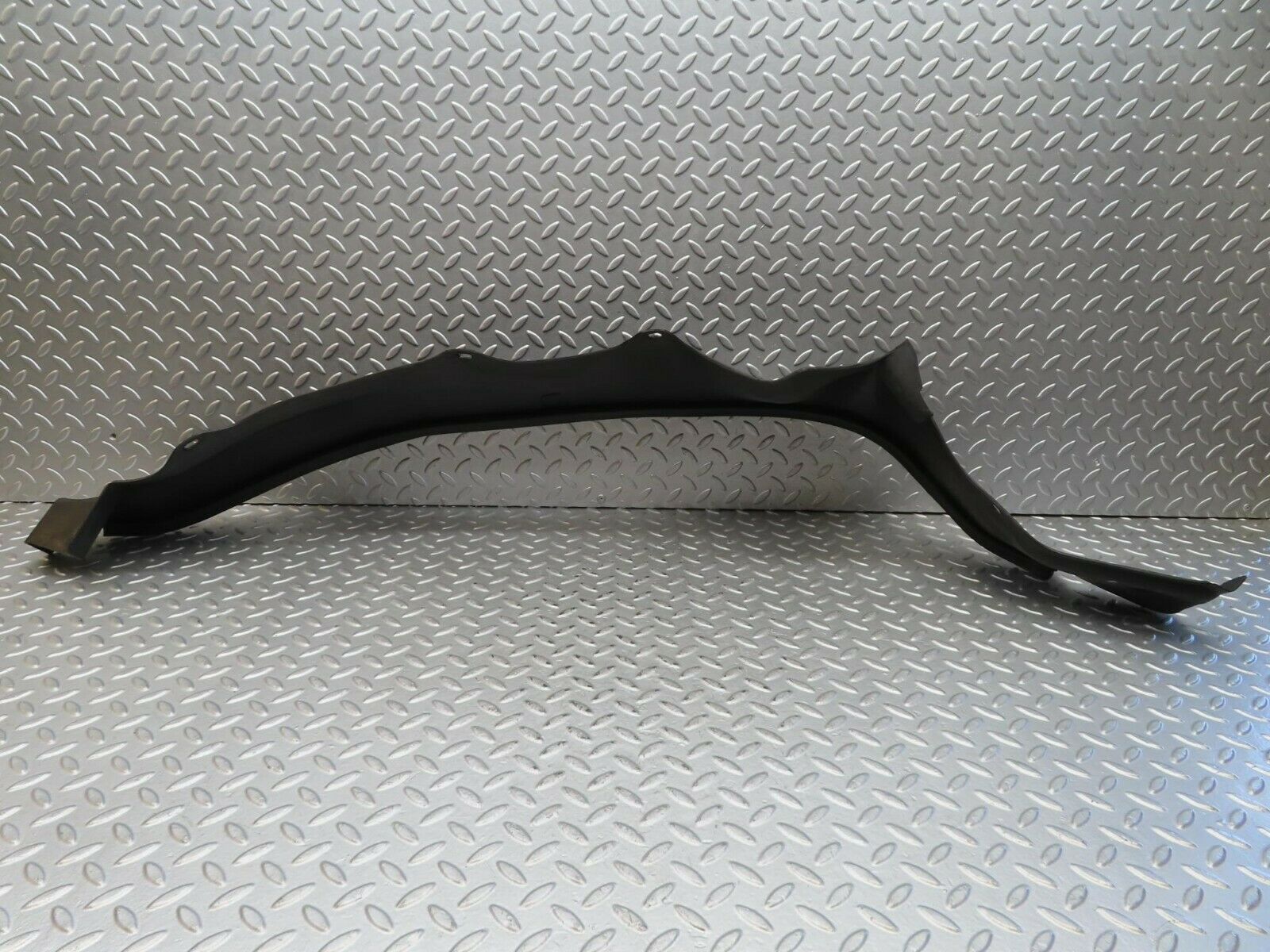 15496 Mercedes-Benz W123 230E Front Right Inner Fender Wing Splash Guard