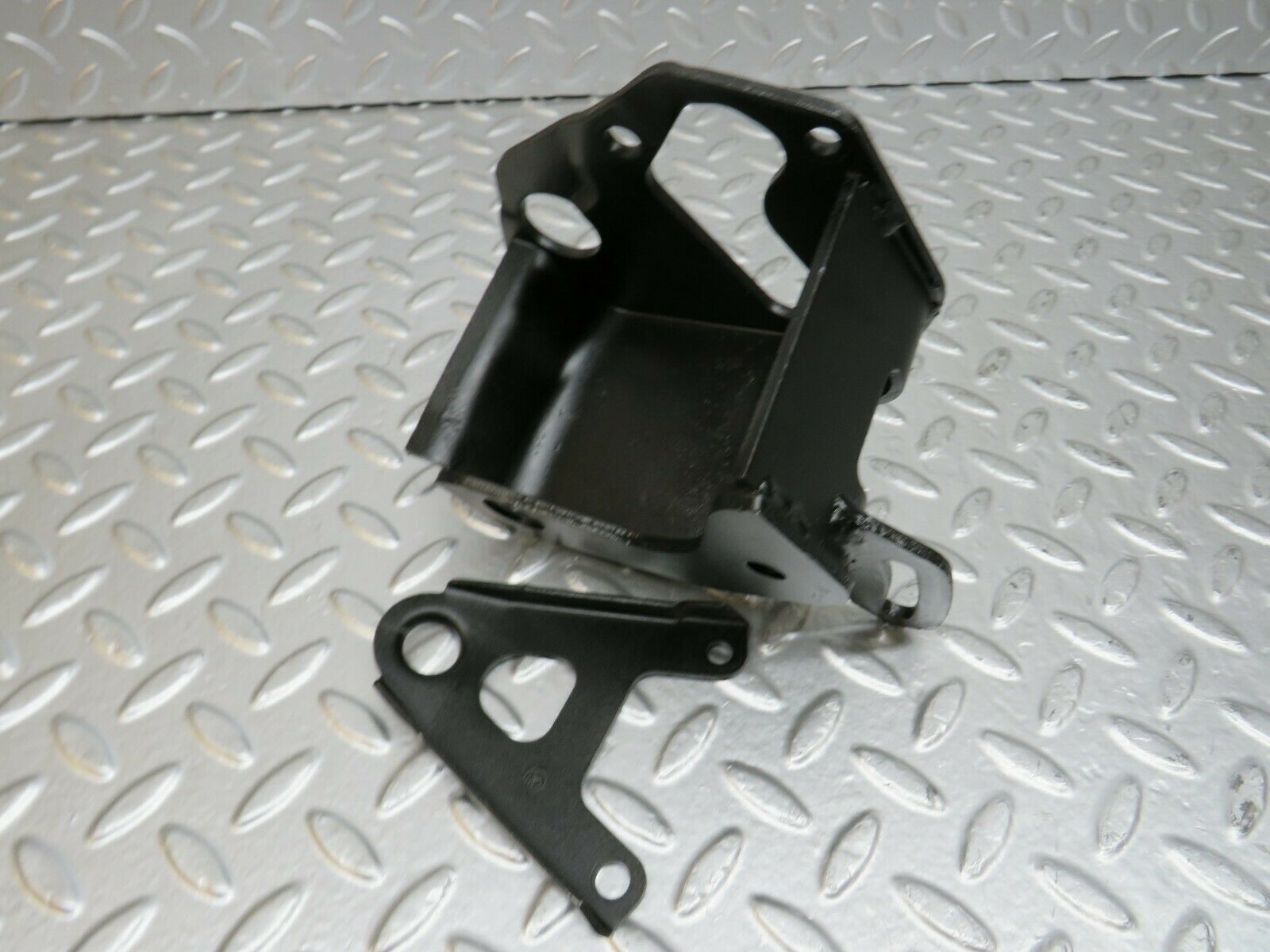 24581 Mercedes-Benz W108 Power Steering Pump Bracket