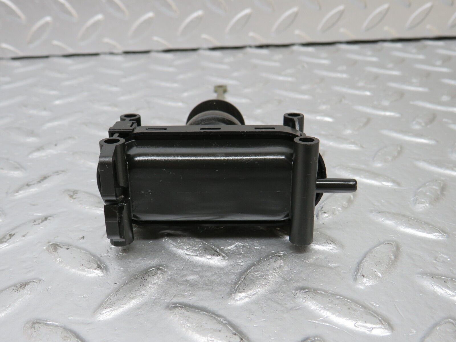33649 Mercedes-Benz W201 190E 2.0L Door Lock Vacuum Actuator Rear Left
