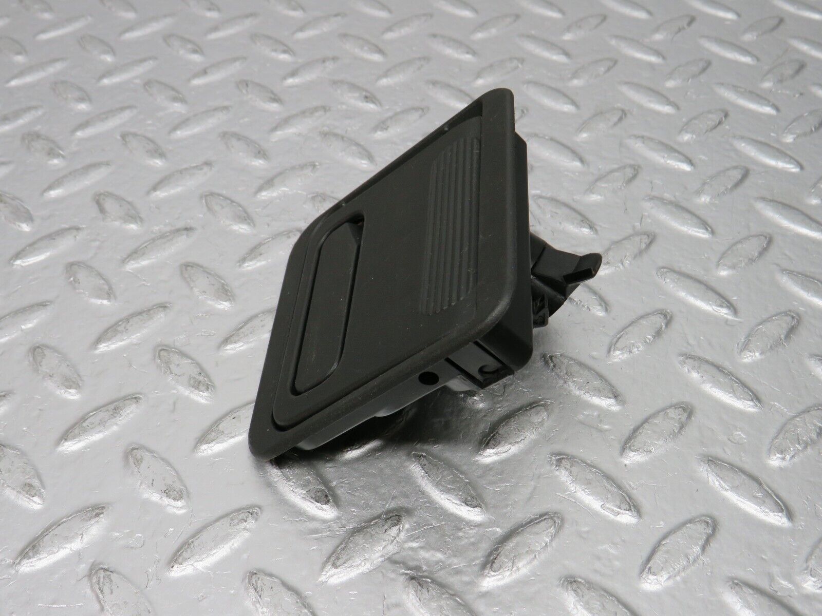 31406 Mercedes-Benz S124 220TE Trunk Floor Panel Handle