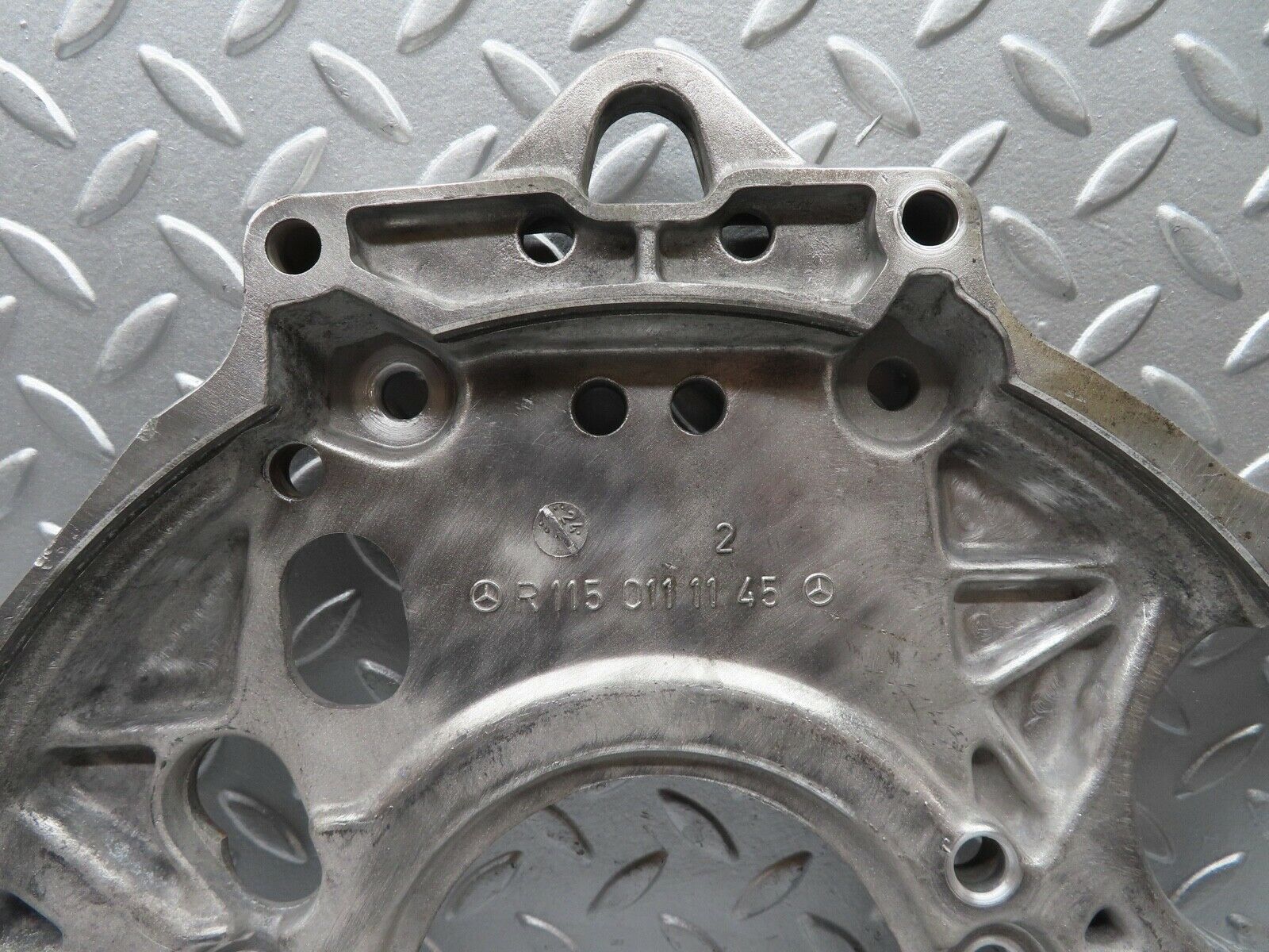 17937 Mercedes-Benz W123 200 Gearbox Flange 1150111145