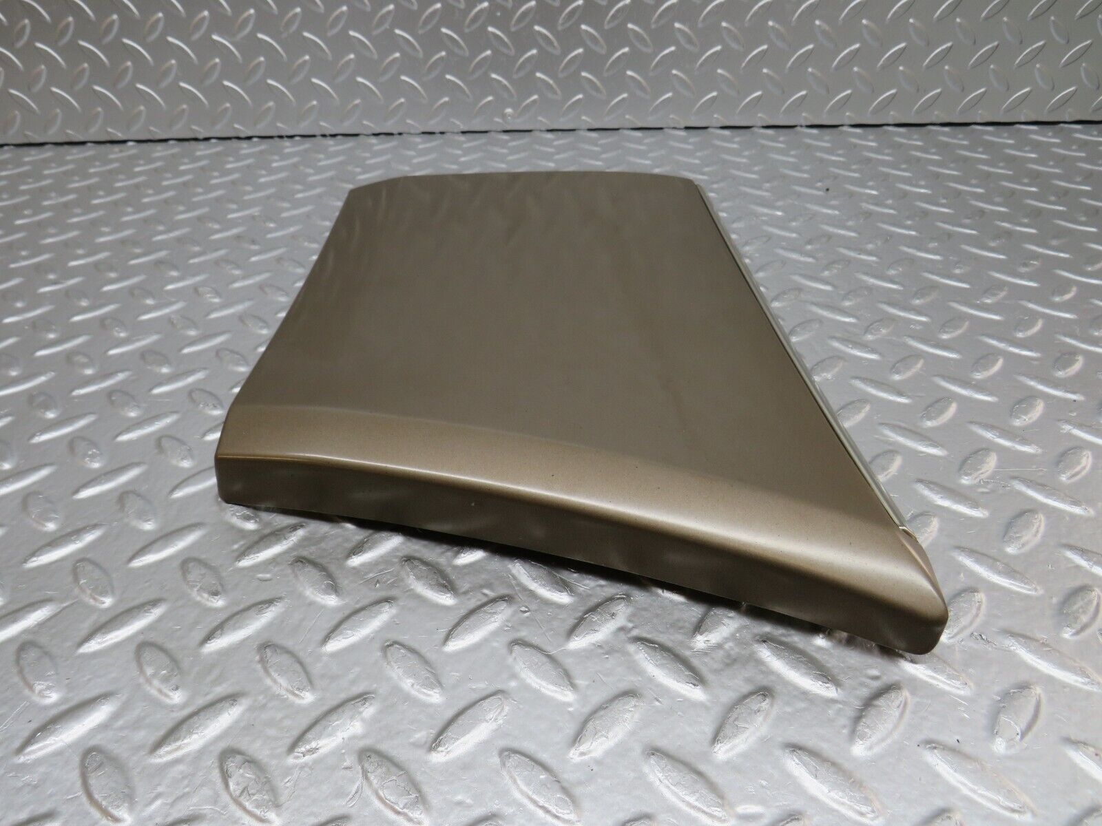 29256 Mercedes-Benz W124 230E Front Right Fender Wing Moulding Trim 1246901440