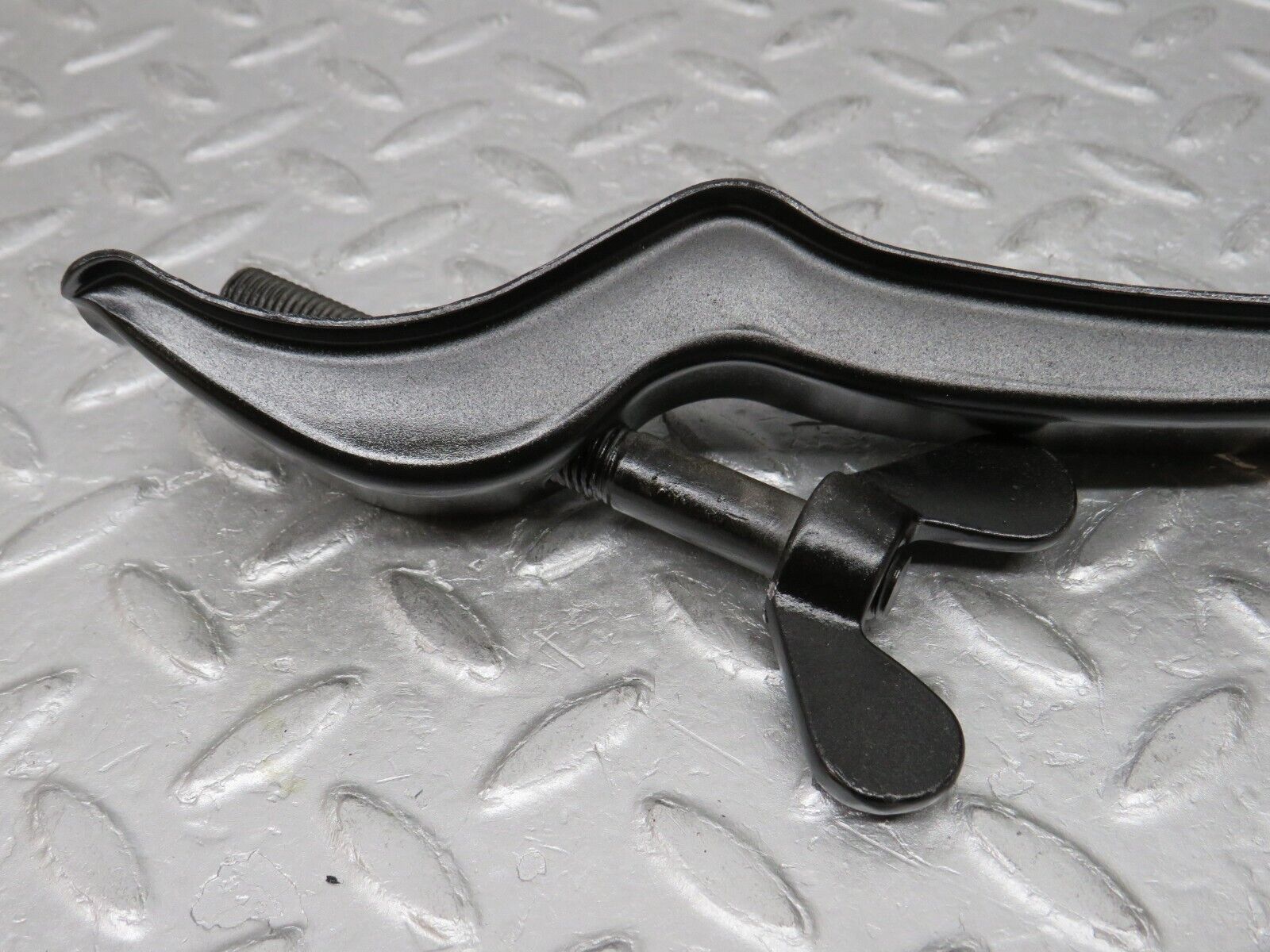 37488 Mercedes-Benz W109 300SEL Spare Wheel Holder